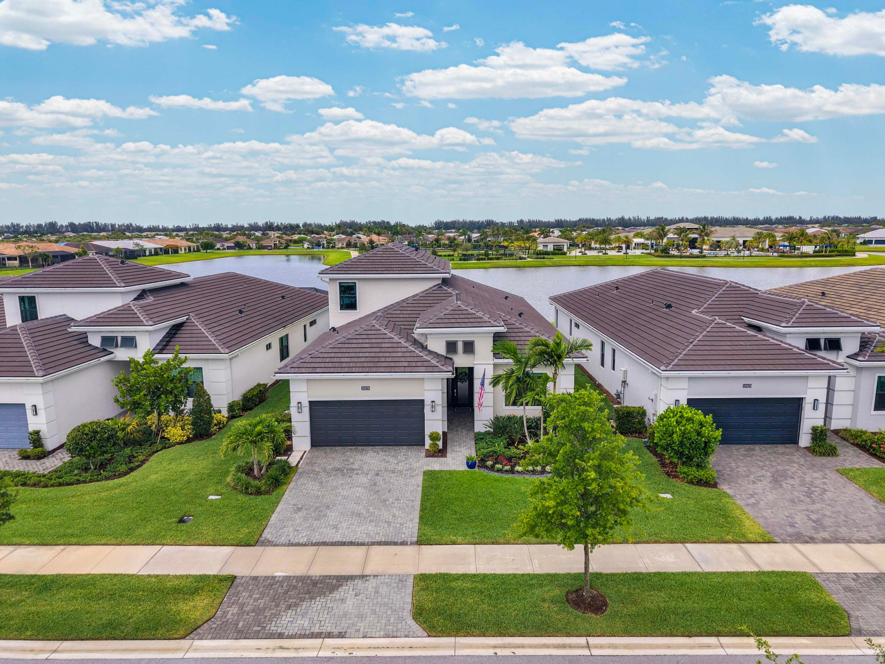 15829 Key Biscayne Lane Property Photo 2