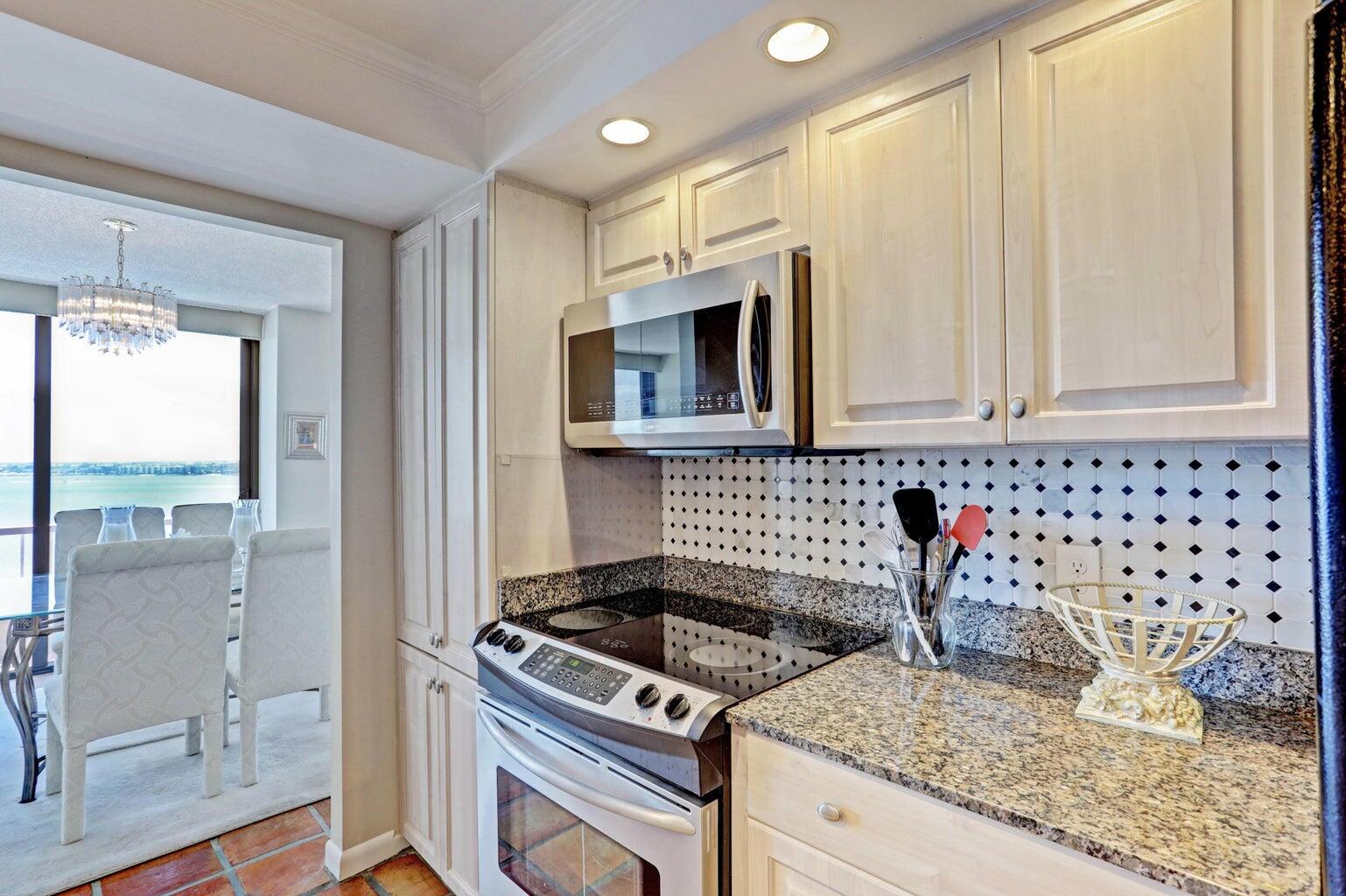 5510 N Ocean Drive 17d Property Photo 56
