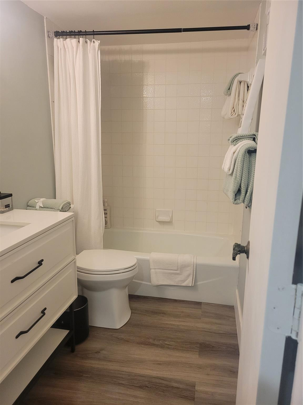 3940 Inverrary Boulevard 407-a Property Photo 3