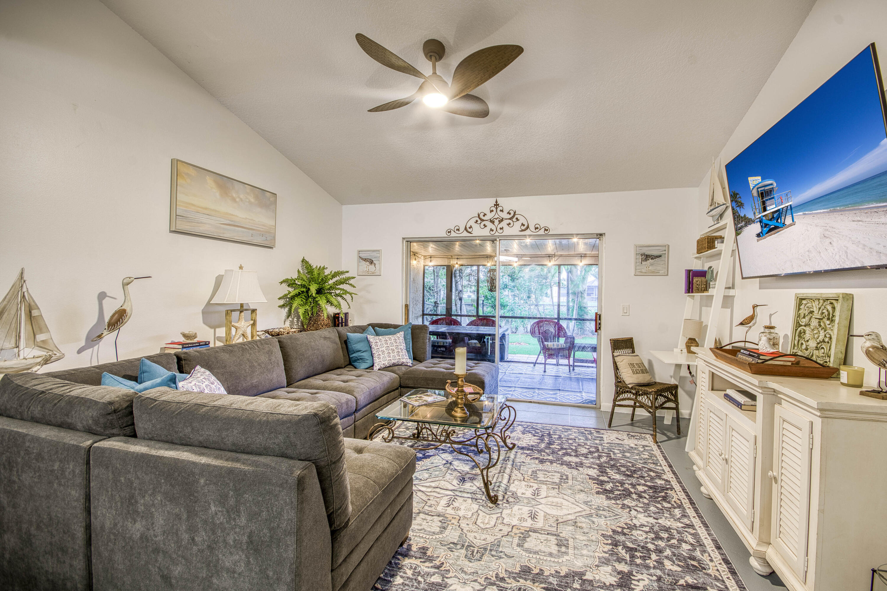 178 Pinewood Court Property Photo 3