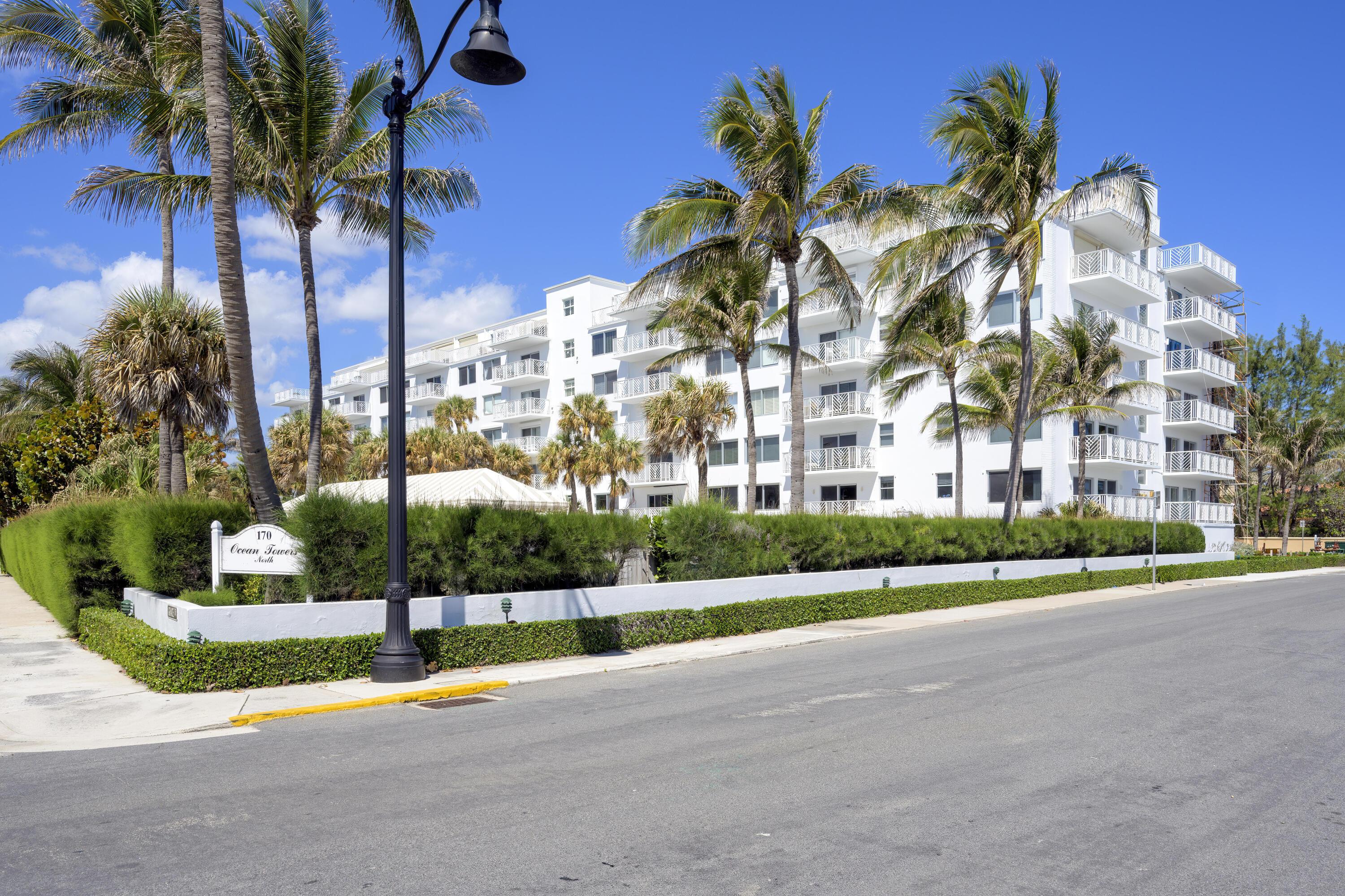 170 N Ocean Boulevard 305 Property Photo 1