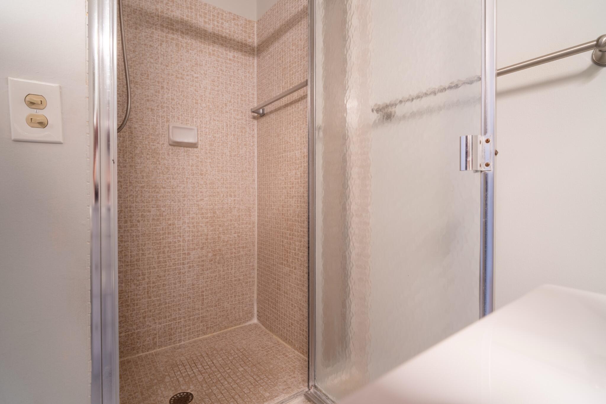 313 Burgundy G Property Photo 14