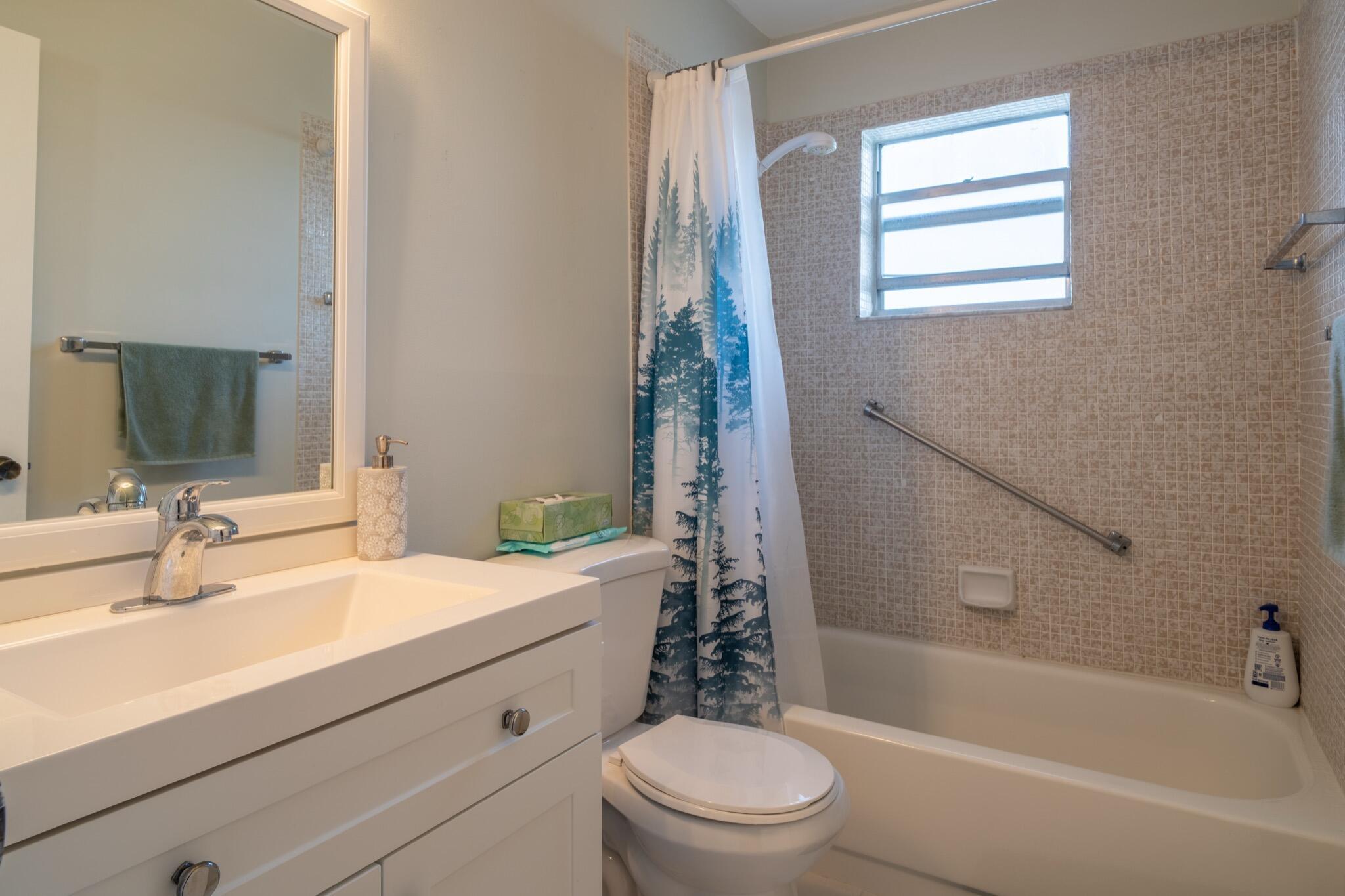 313 Burgundy G Property Photo 17