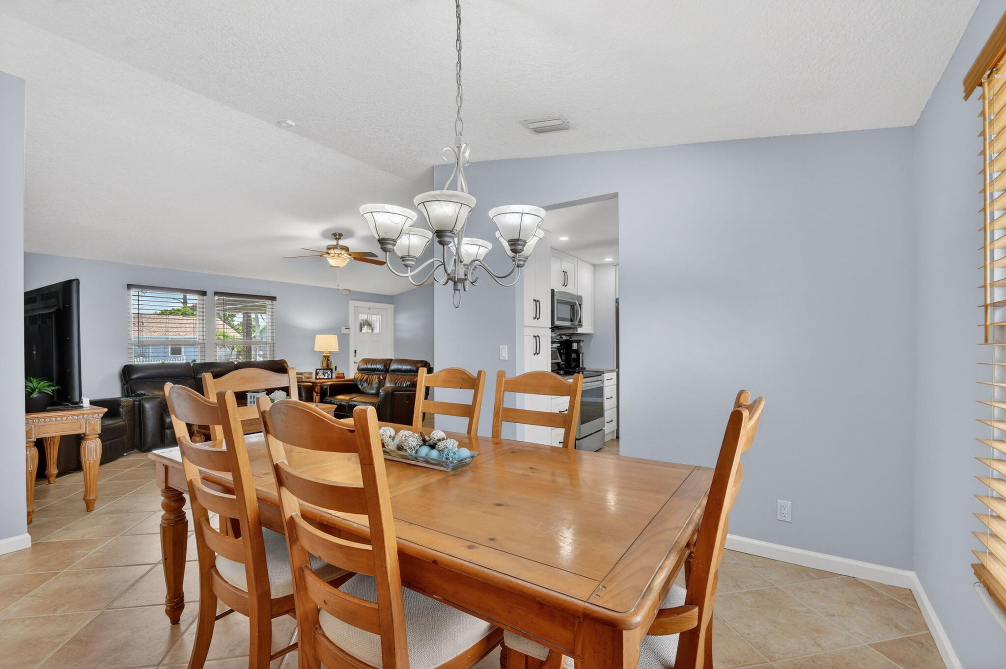 5363 Benjamin Avenue Property Photo 33
