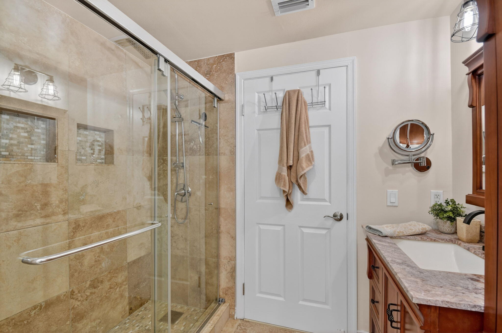 5363 Benjamin Avenue Property Photo 49