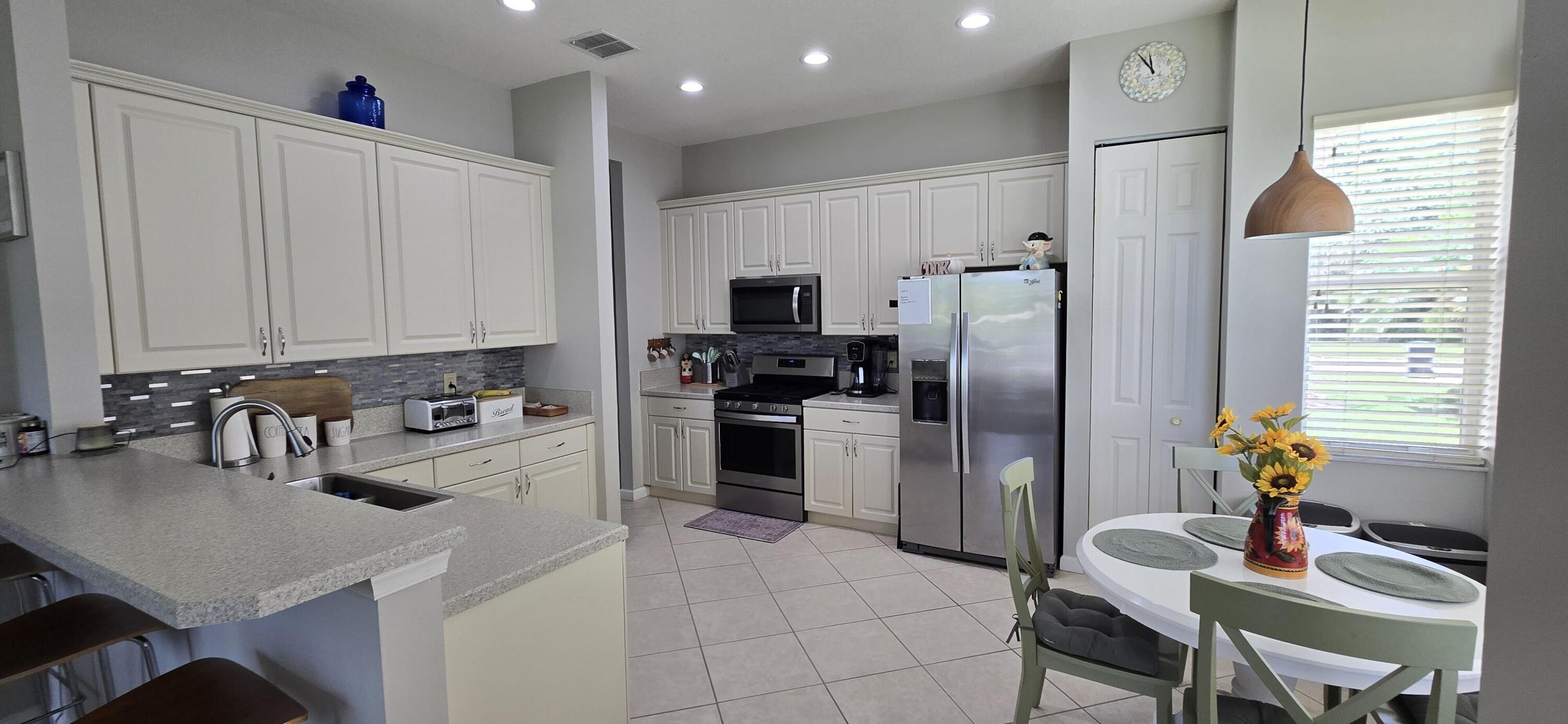 195 Nw Willow Grove Avenue Property Photo 12