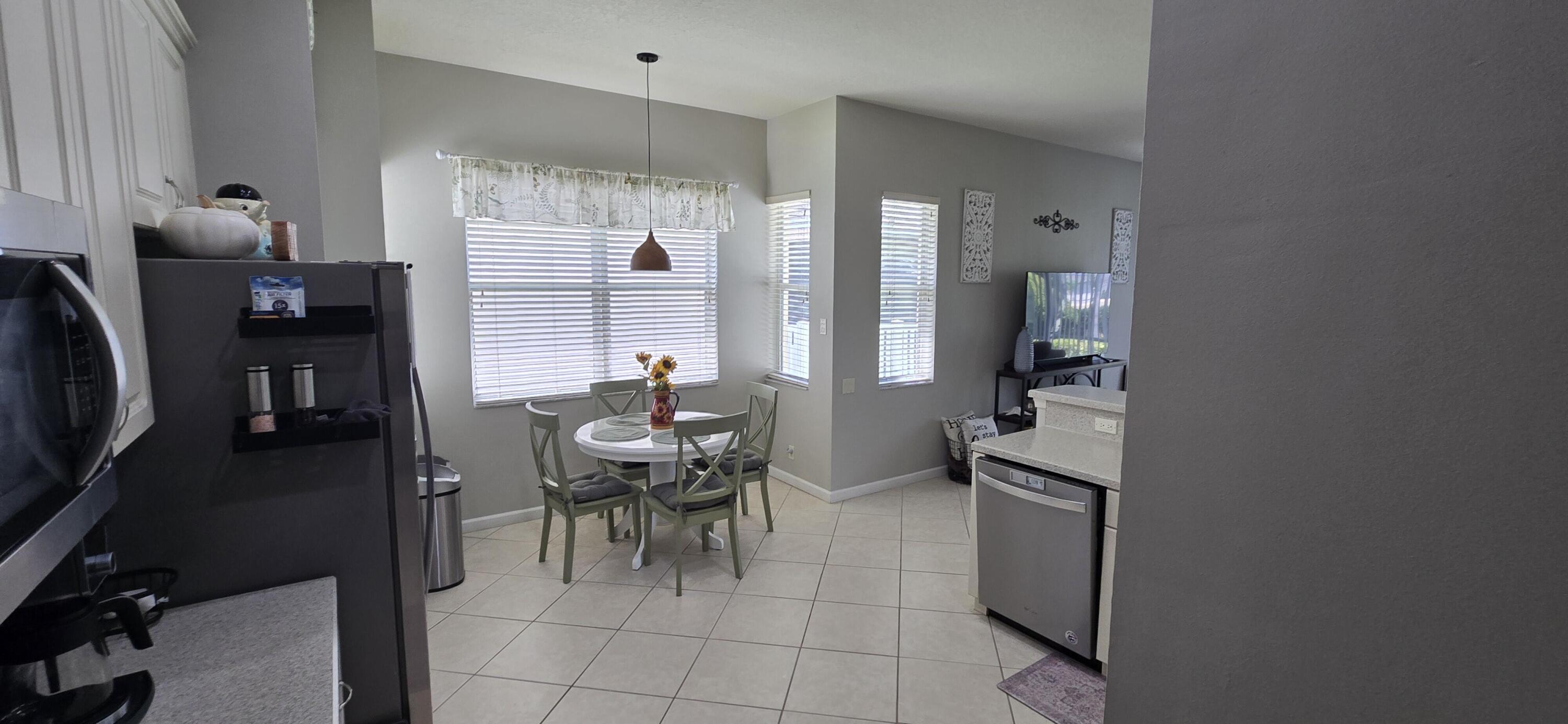 195 Nw Willow Grove Avenue Property Photo 13