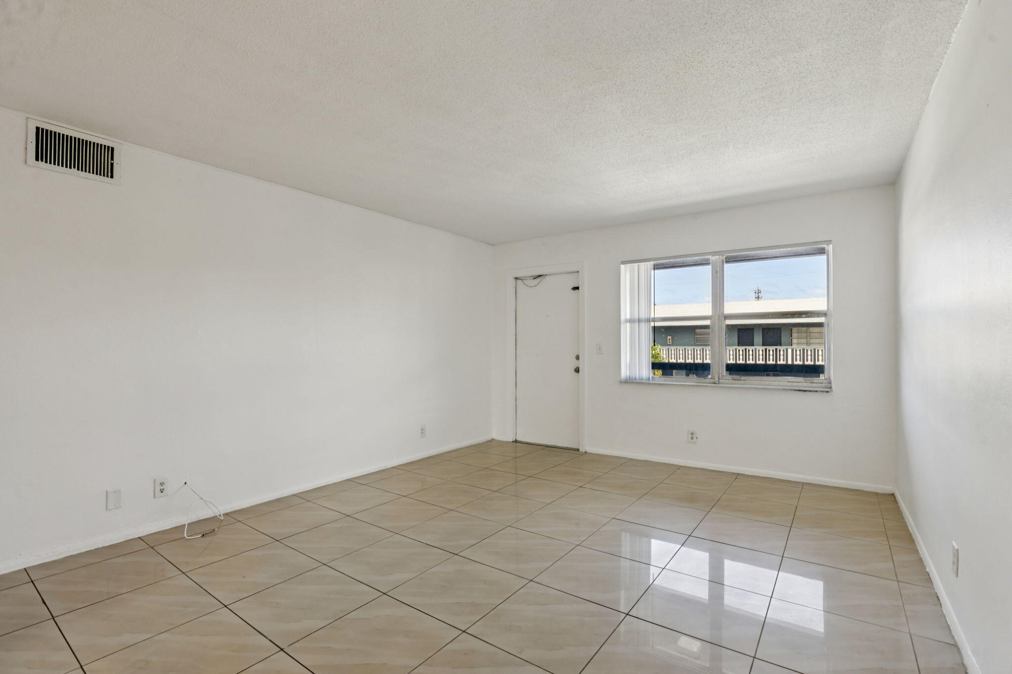 210 Ne 38th Street Property Photo 2