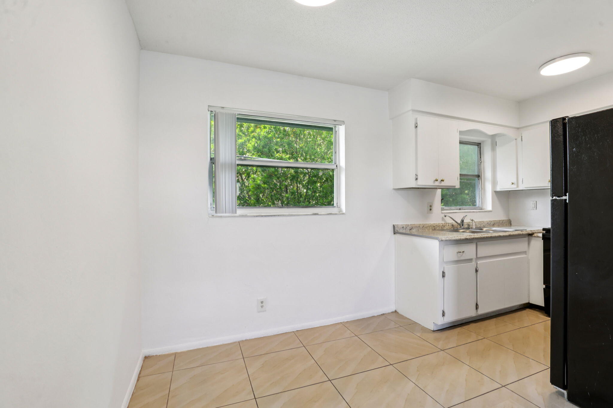 210 Ne 38th Street Property Photo 4