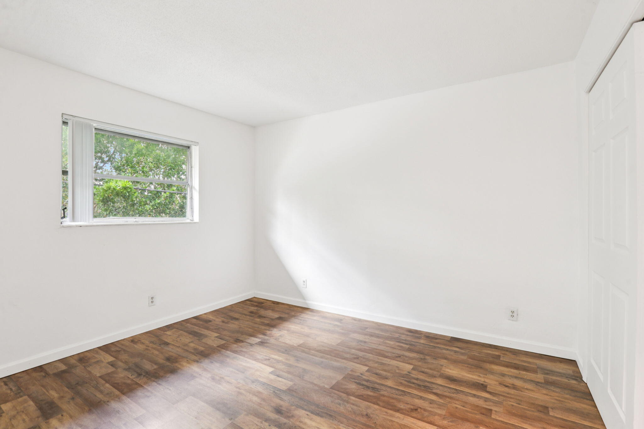 210 Ne 38th Street Property Photo 8