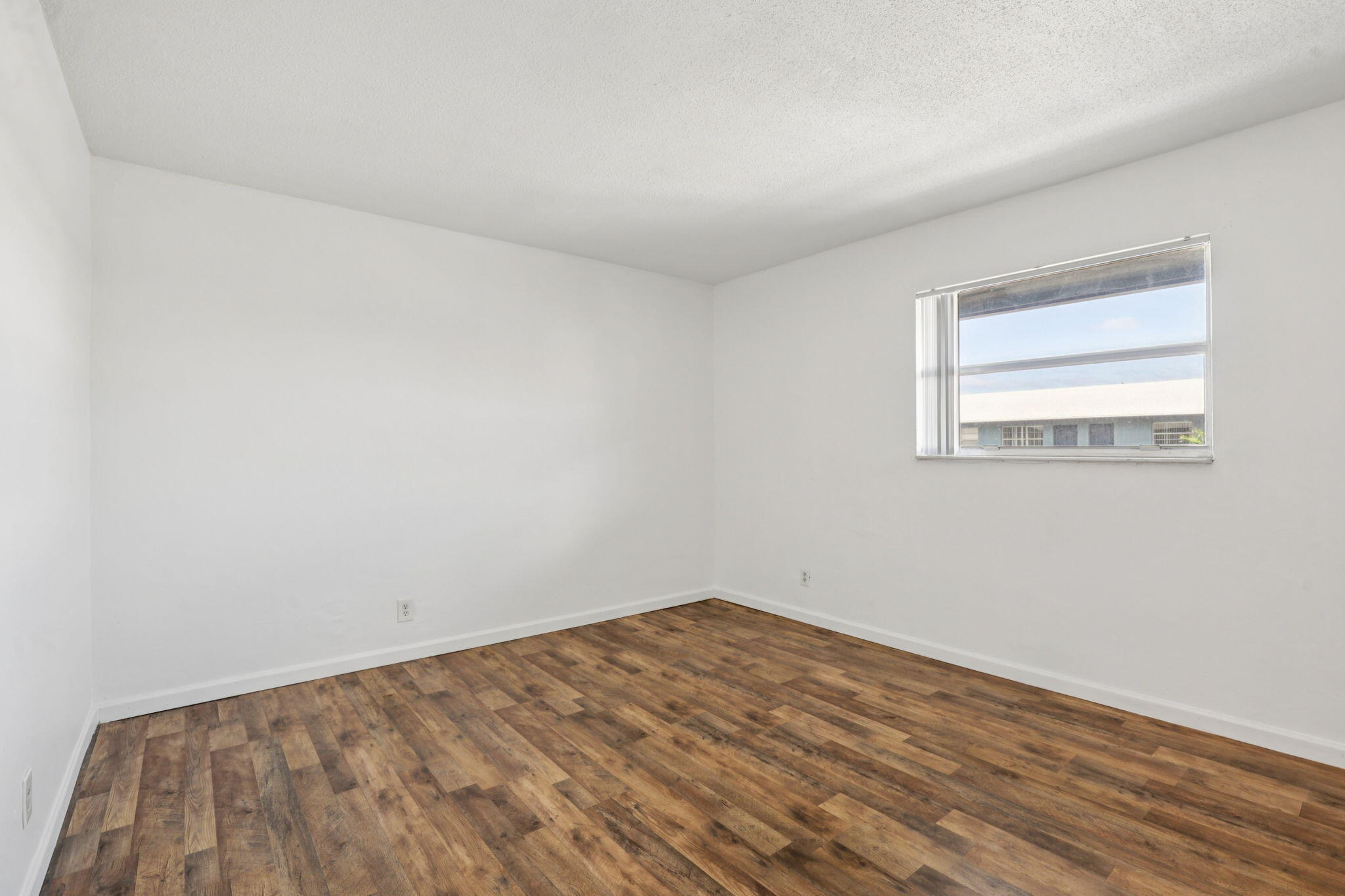 210 Ne 38th Street Property Photo 10