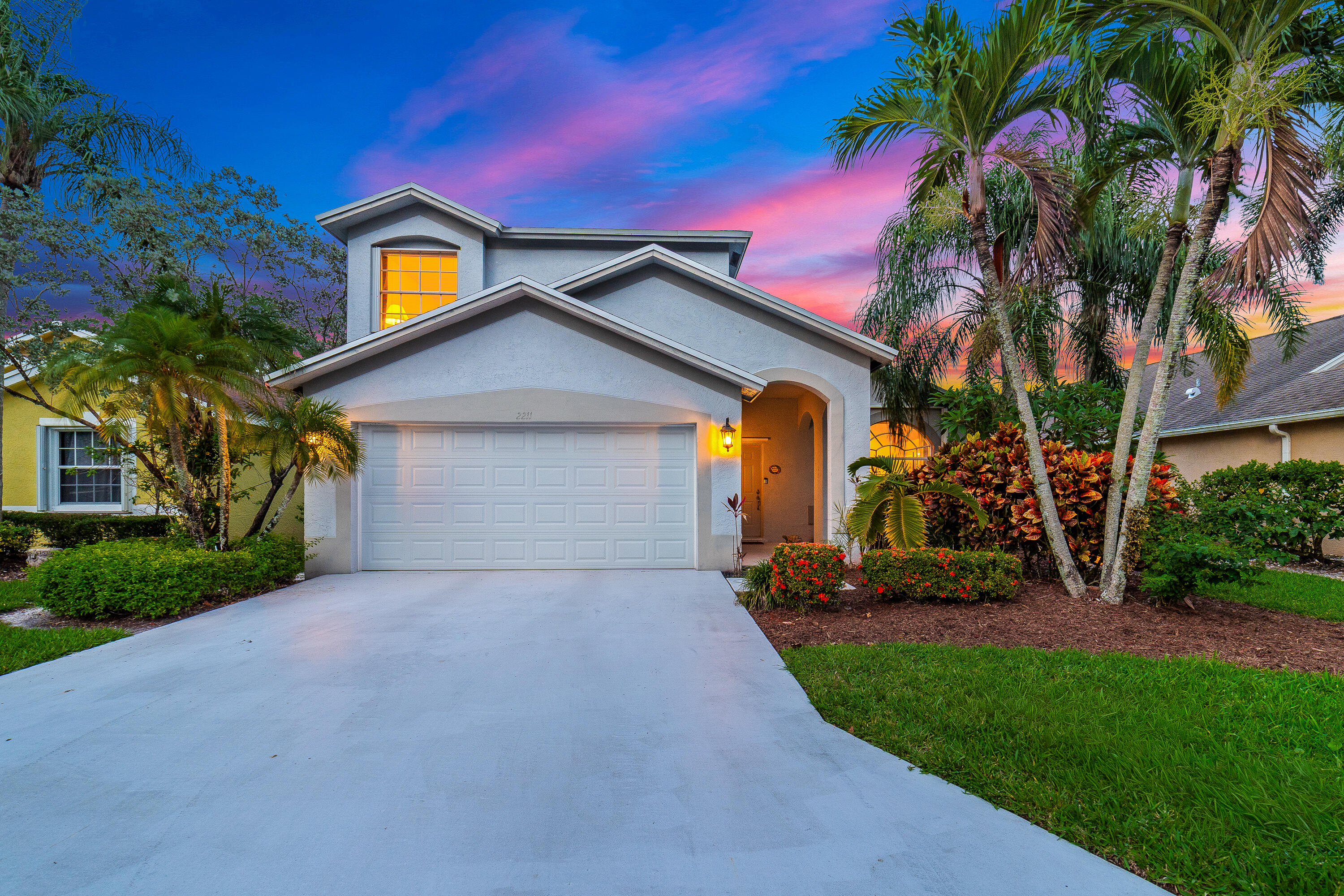 2211 Soundings Court Property Photo 1