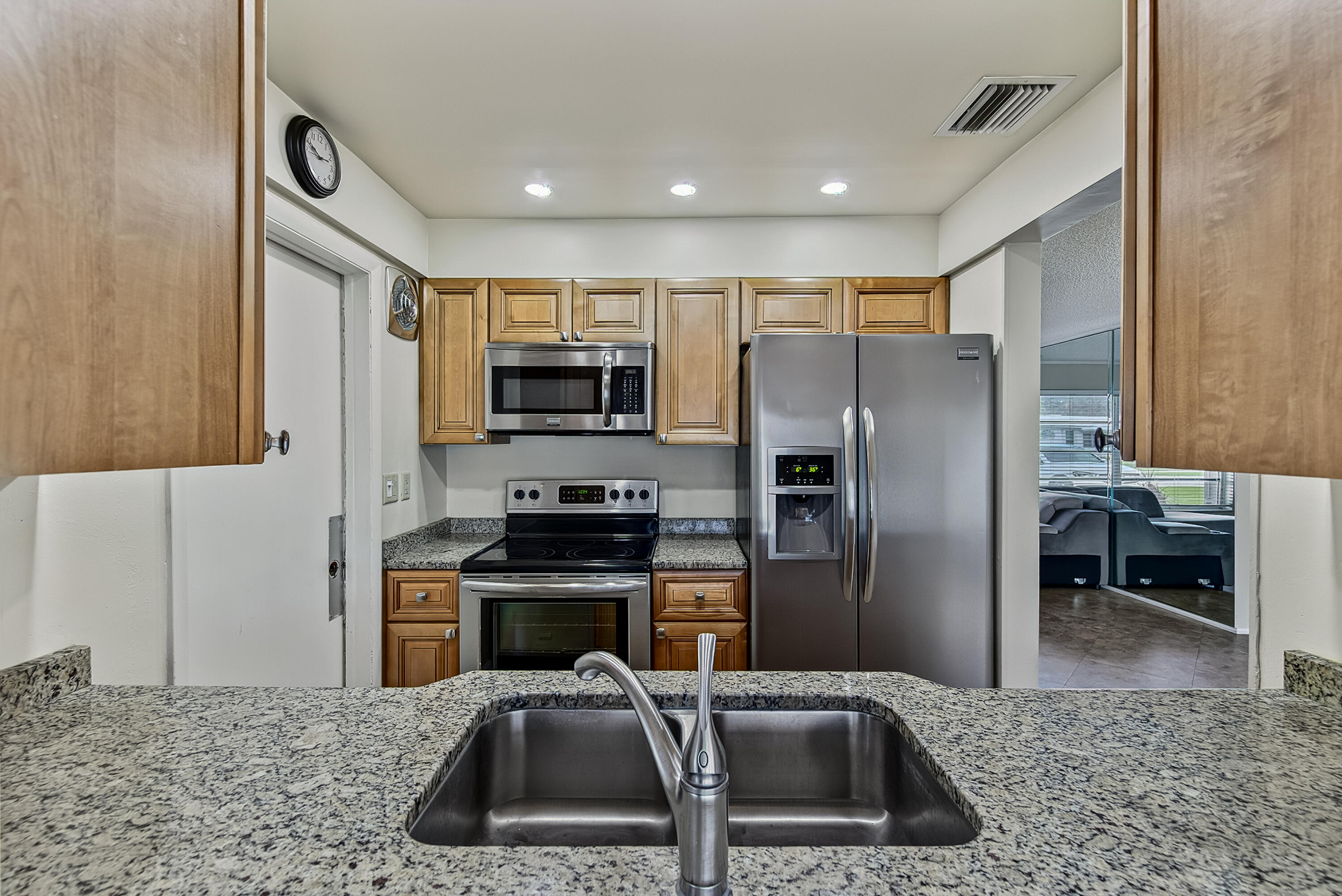 2581 E Golf Boulevard Property Photo 3