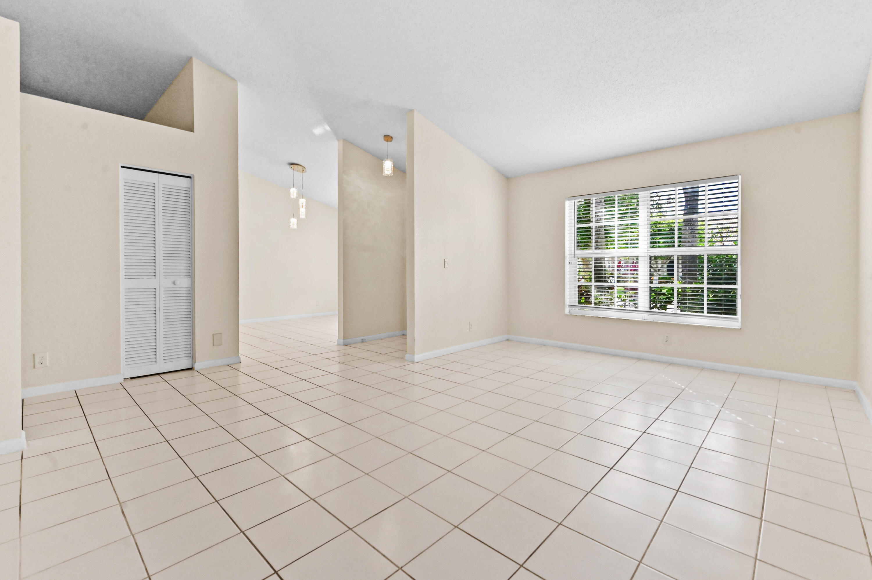 18377 Fresh Lake Way Property Photo 3