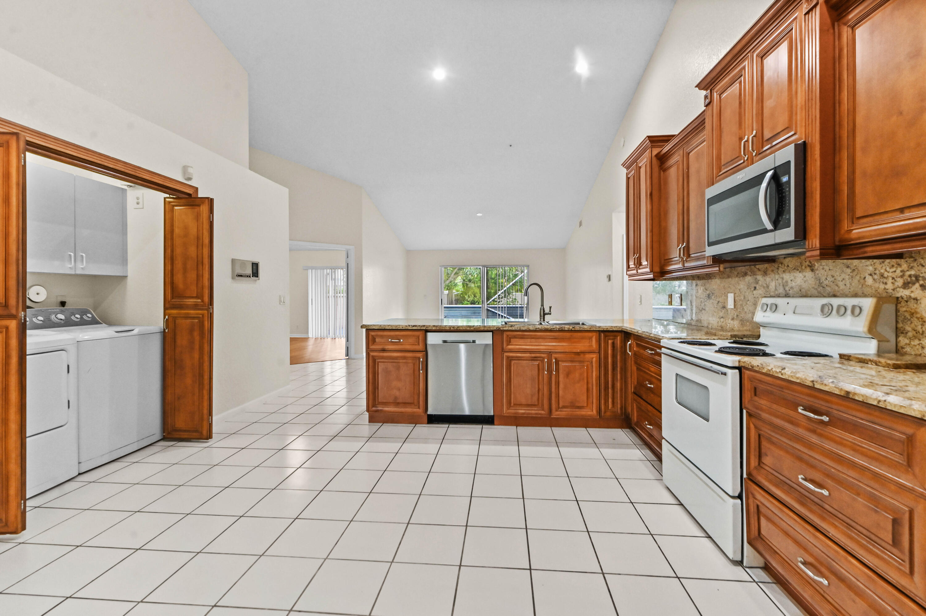 18377 Fresh Lake Way Property Photo 5