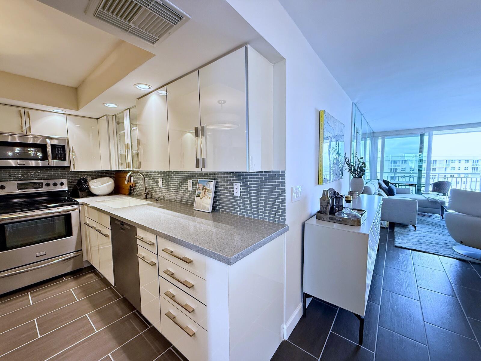 3546 S Ocean Boulevard 922 Property Photo 4