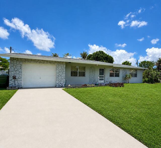 717 Se Alamanda Circle Property Photo 2
