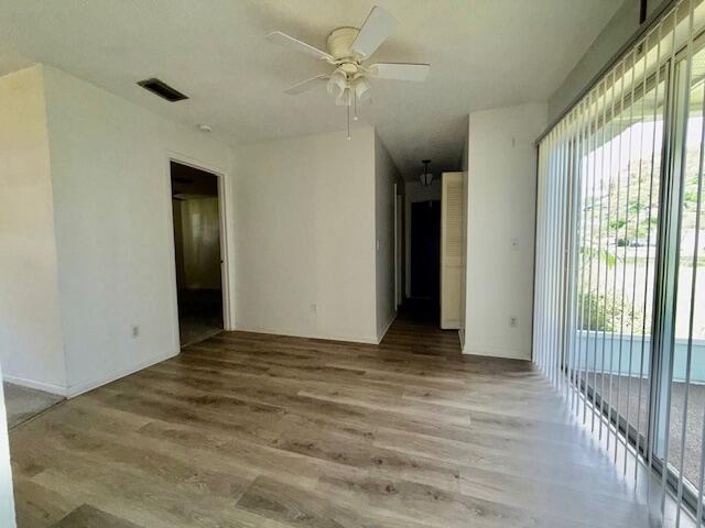 717 Se Alamanda Circle Property Photo 4
