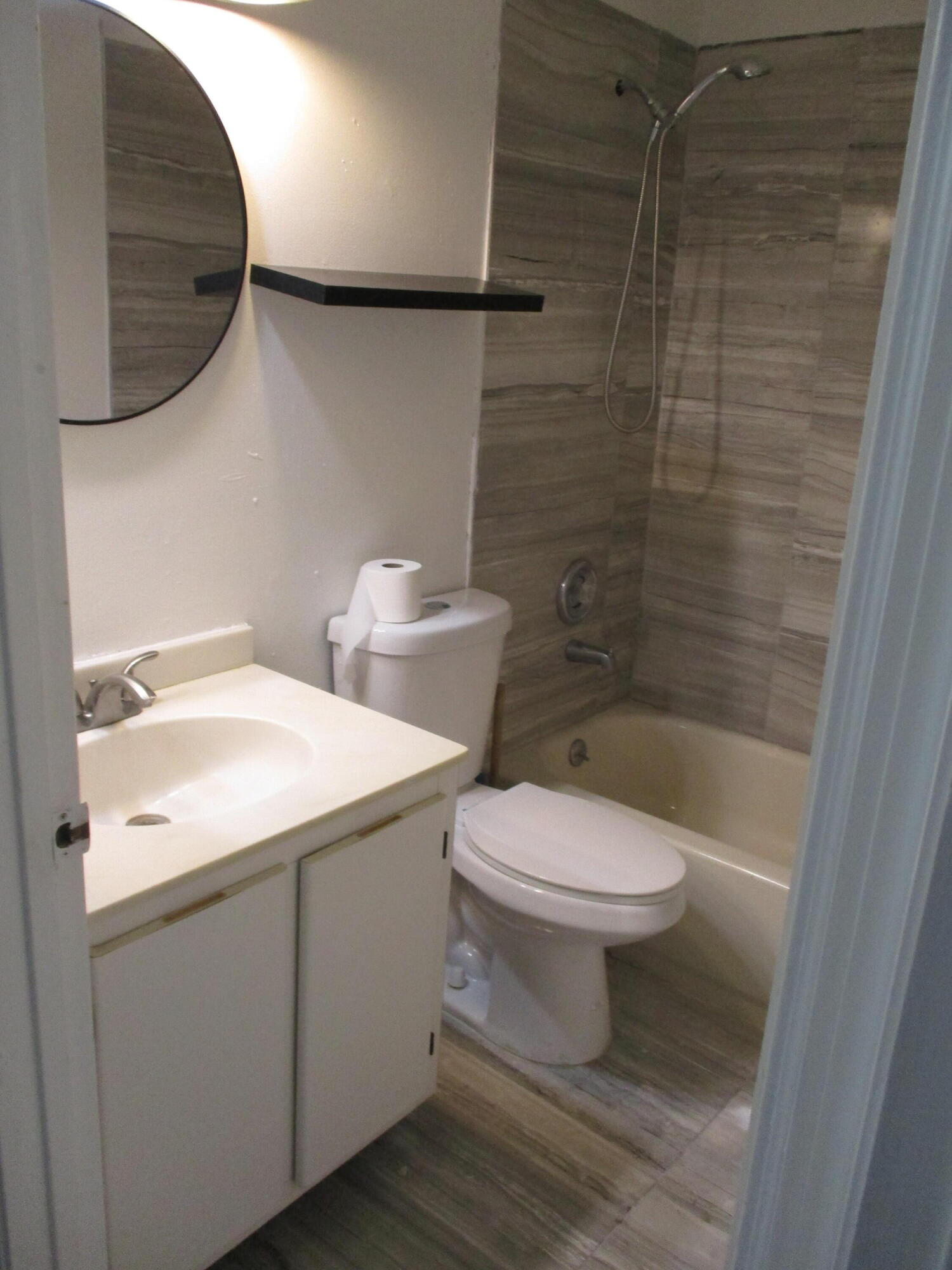 6751 N University Drive 320 Property Photo 10