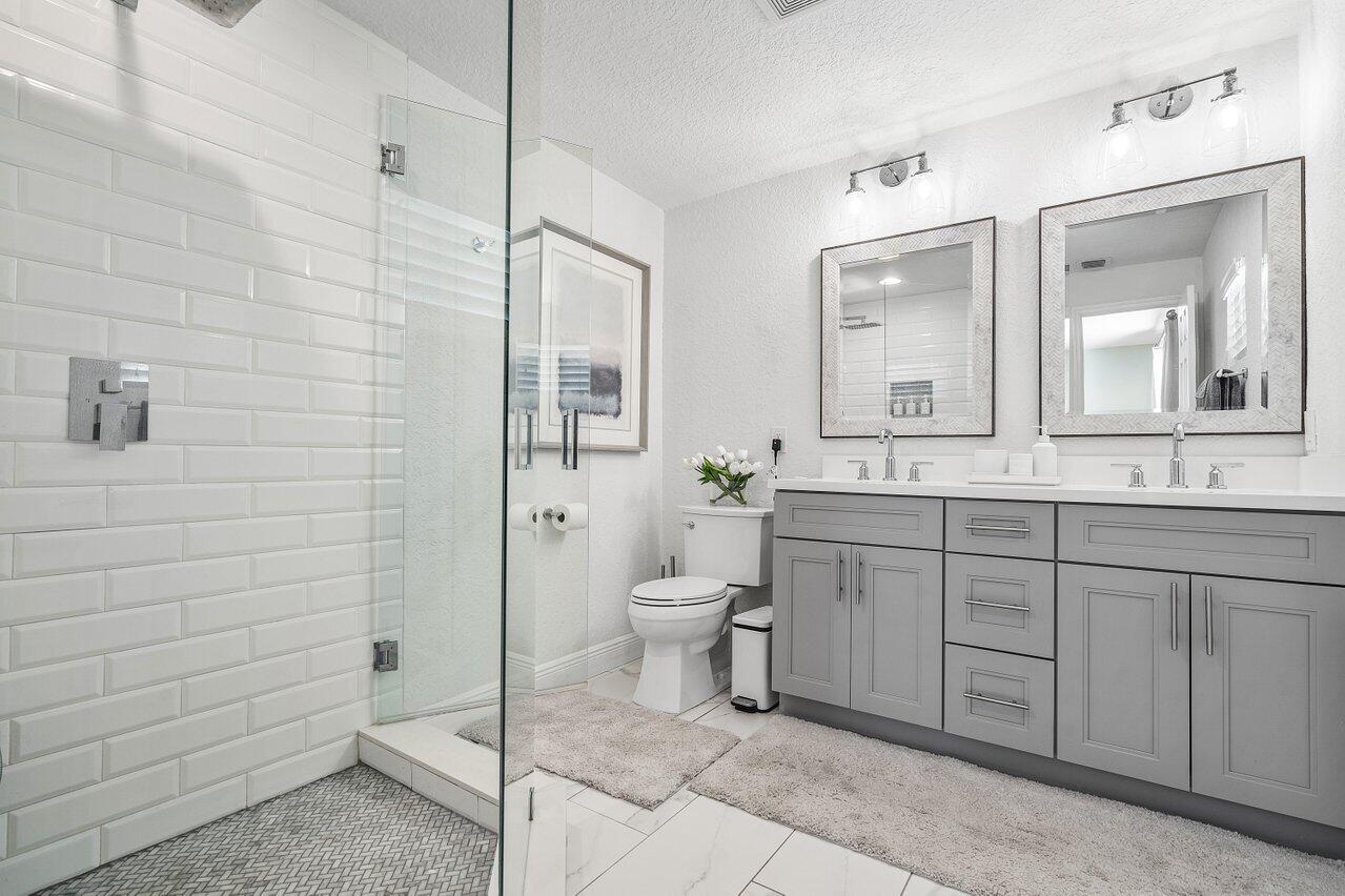 671 Lindell Boulevard Property Photo 32