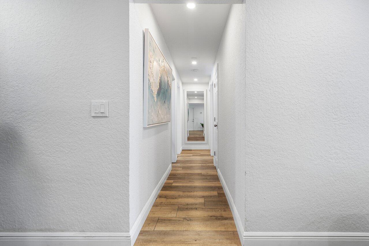 671 Lindell Boulevard Property Photo 33