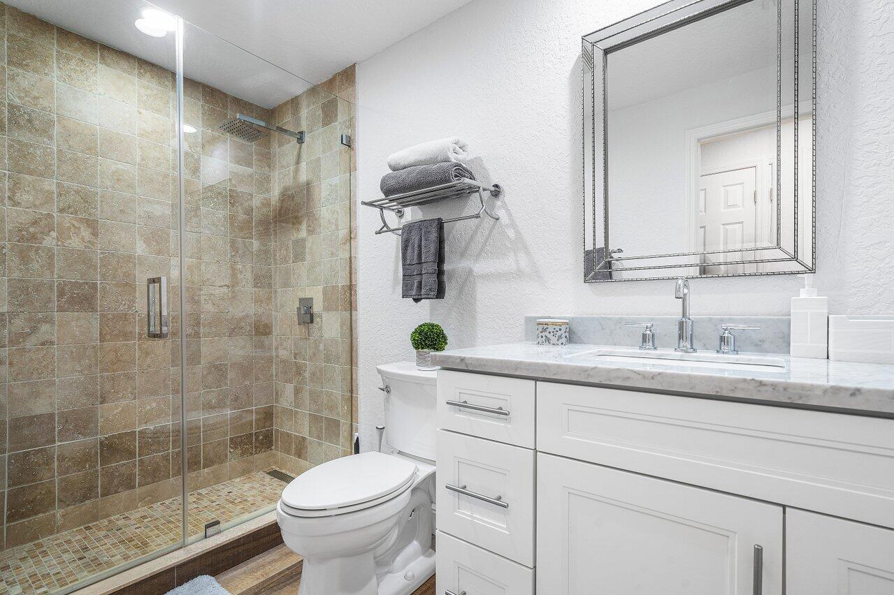 671 Lindell Boulevard Property Photo 34