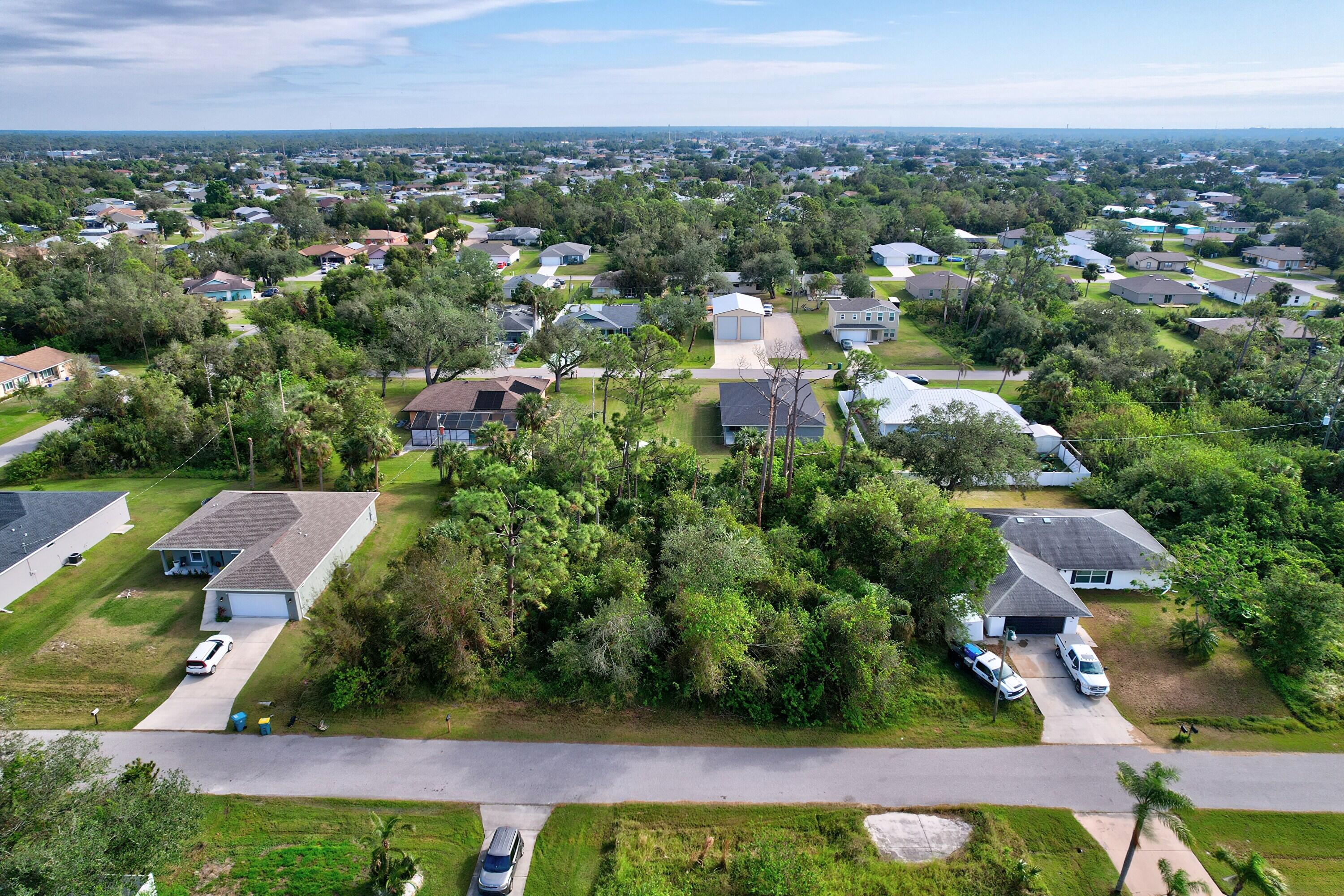 861 Red Bay Street Property Photo 4