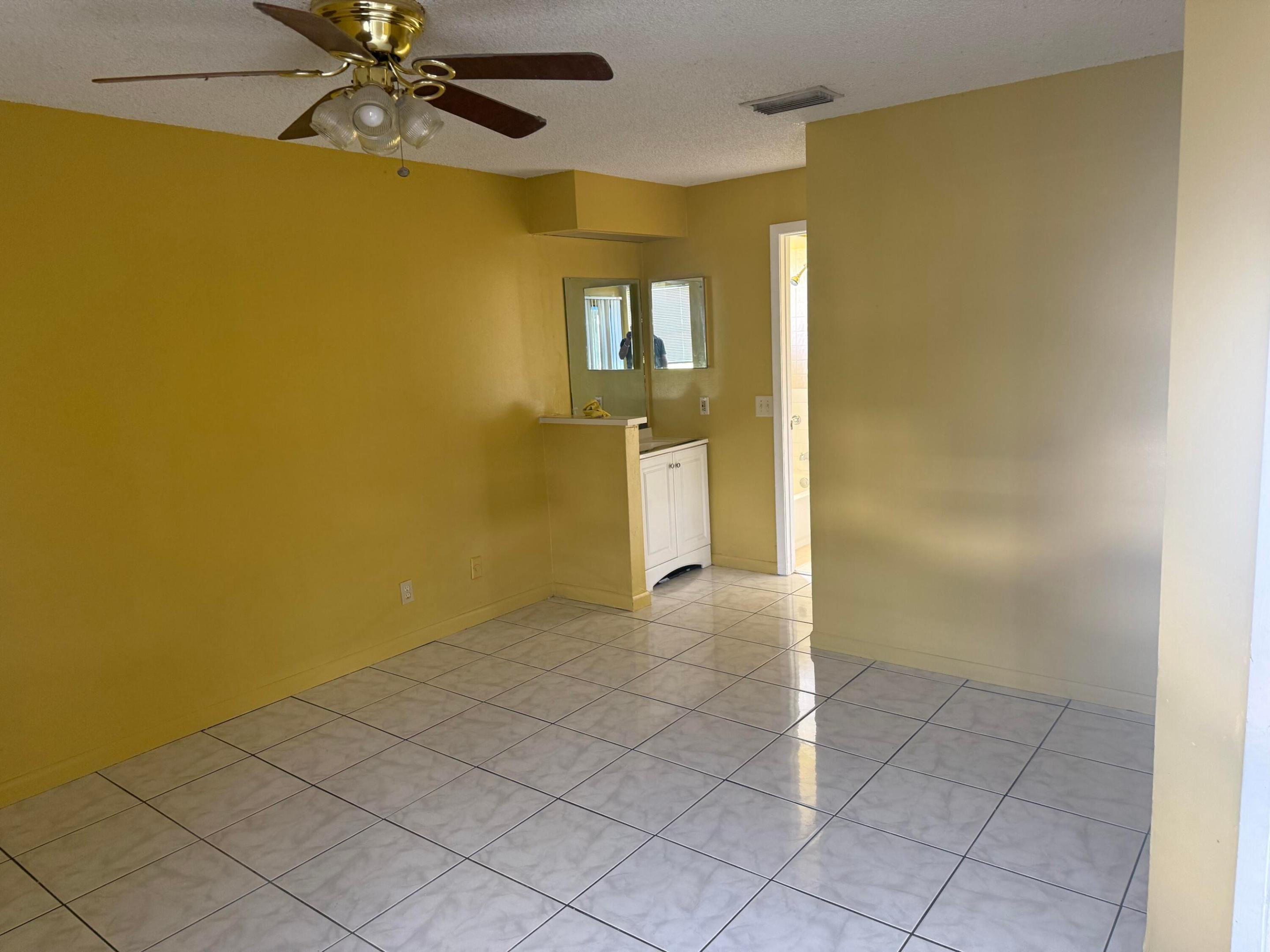 2511 Nw 56th Avenue 111 Property Photo 5