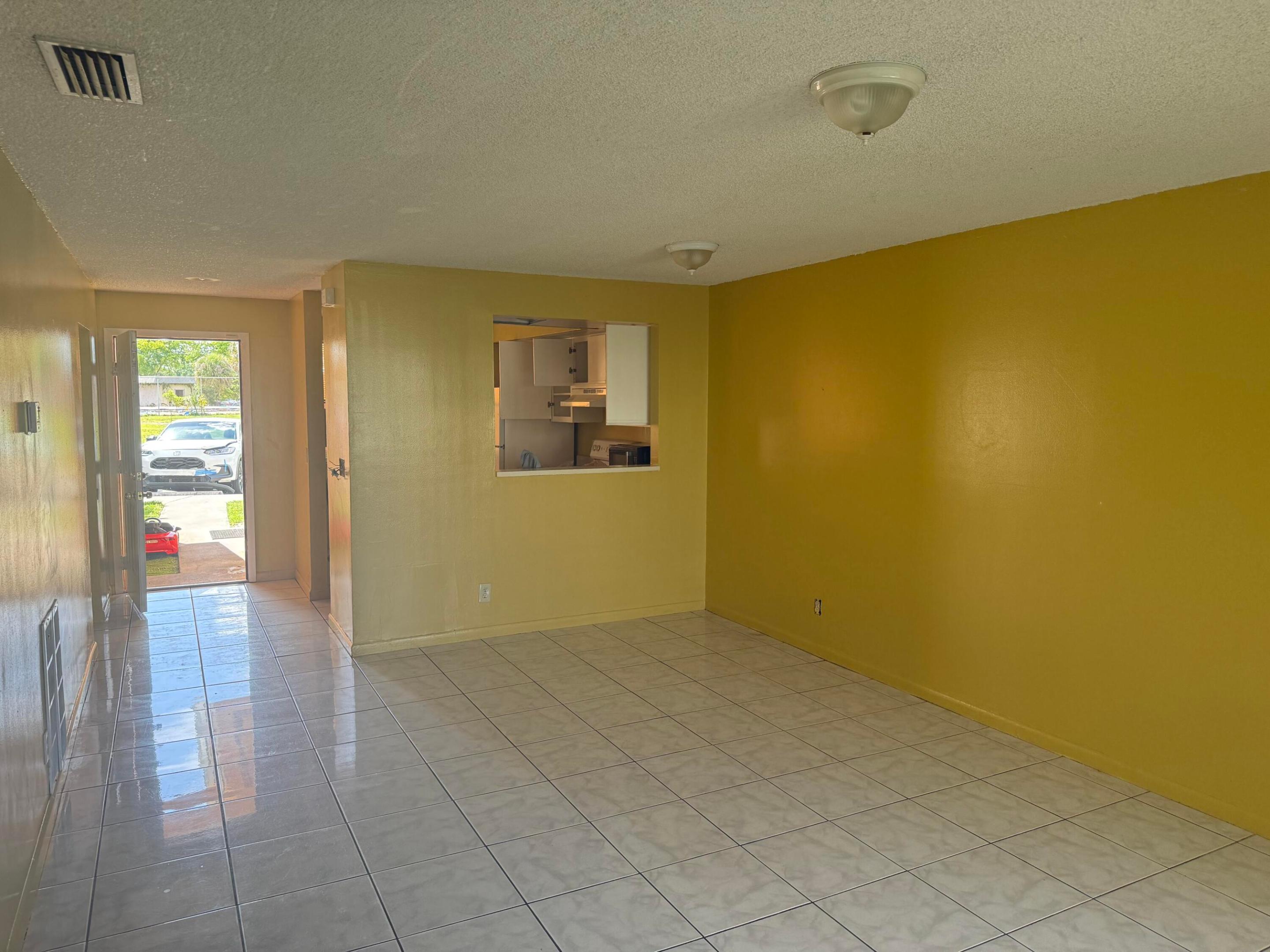 2511 Nw 56th Avenue 111 Property Photo 6