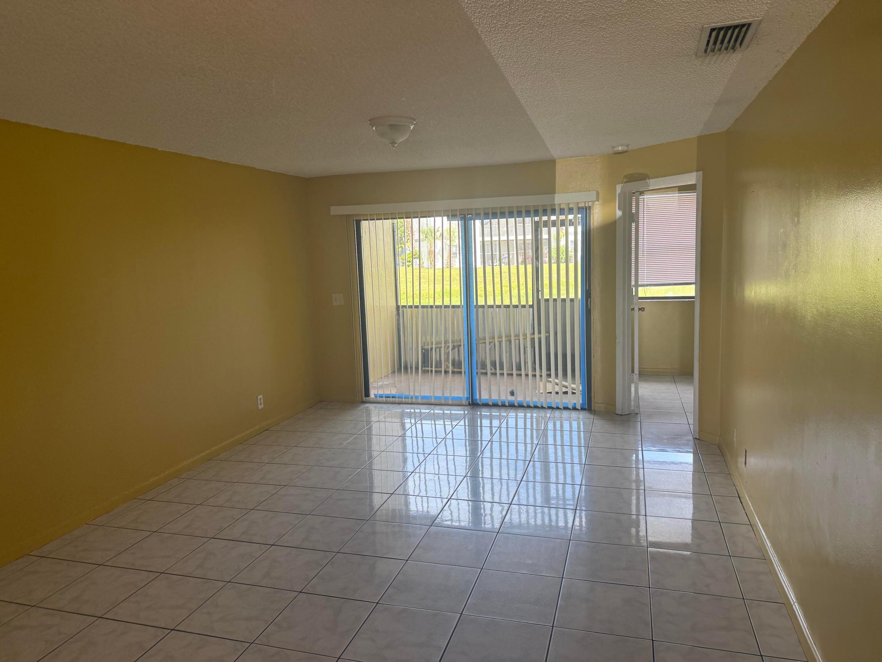 2511 Nw 56th Avenue 111 Property Photo 7