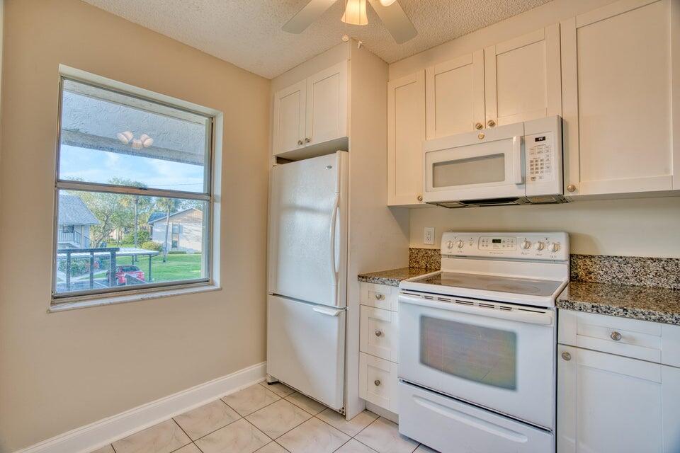 3151 Se Aster Lane 1306 Property Photo 6