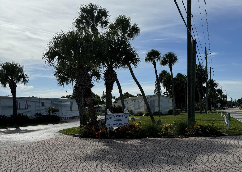 13827 S Indian River Drive 40 Property Photo 1