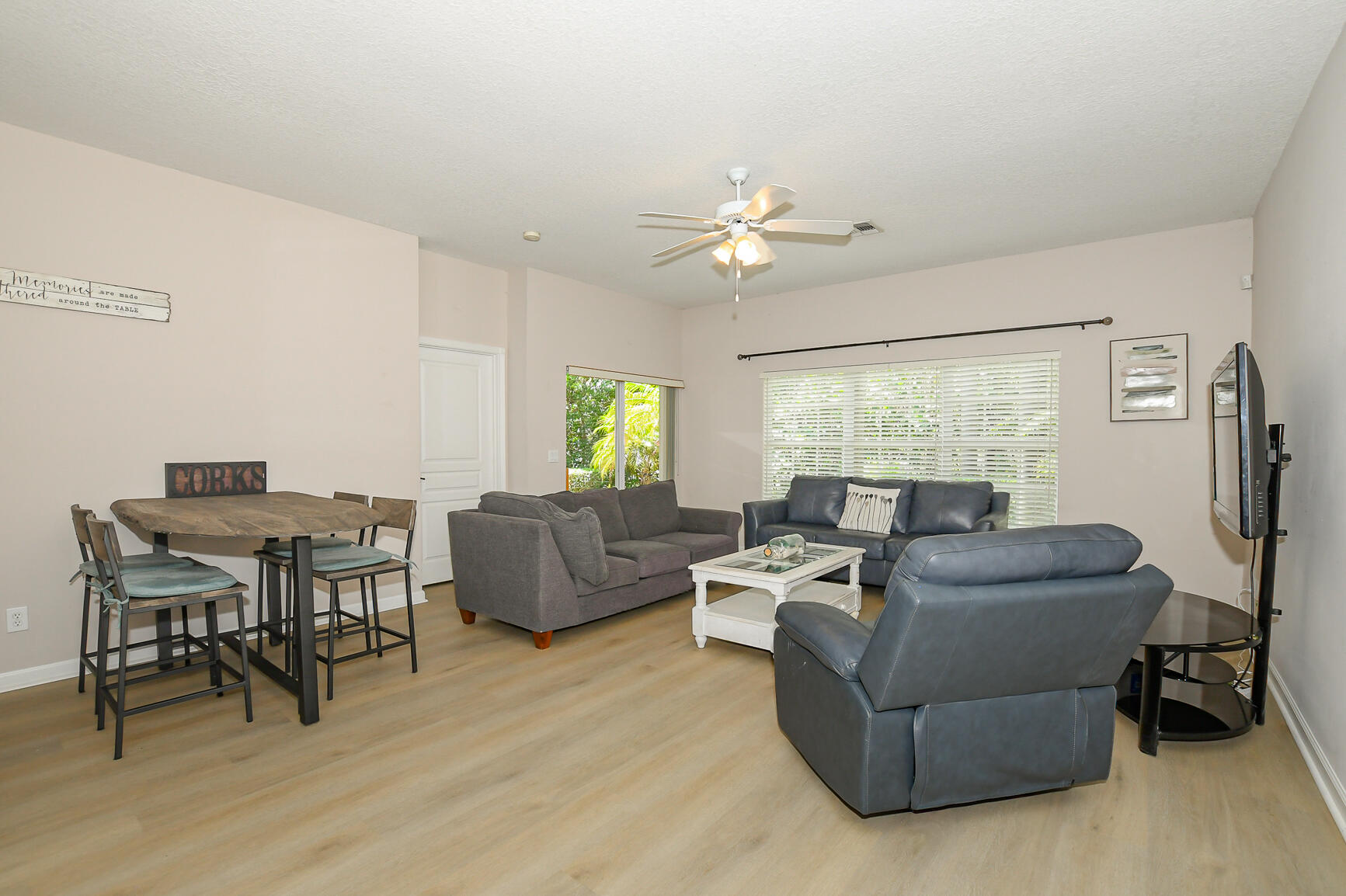 649 Ne Bent Paddle Lane Property Photo 7