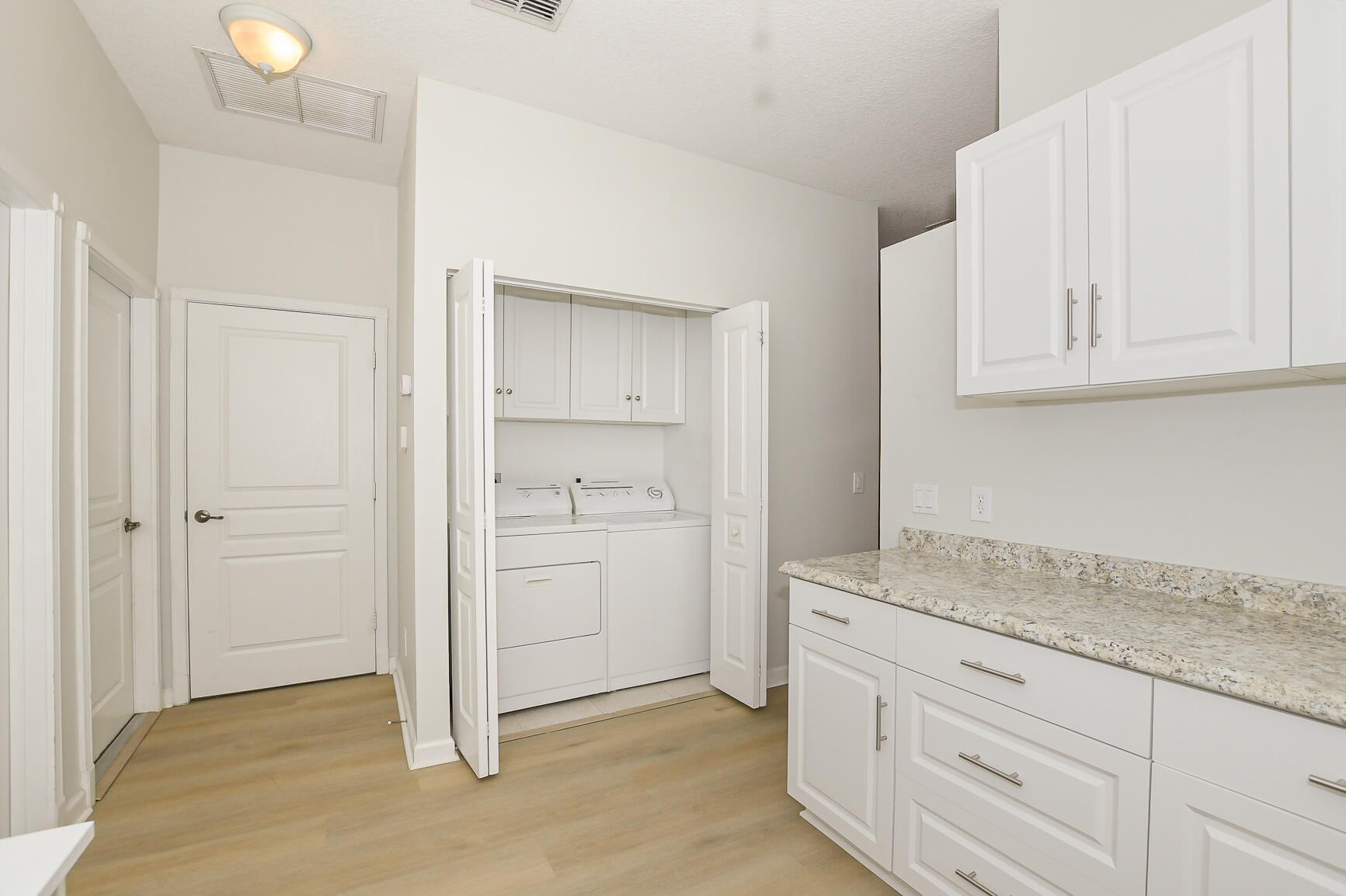 649 Ne Bent Paddle Lane Property Photo 29