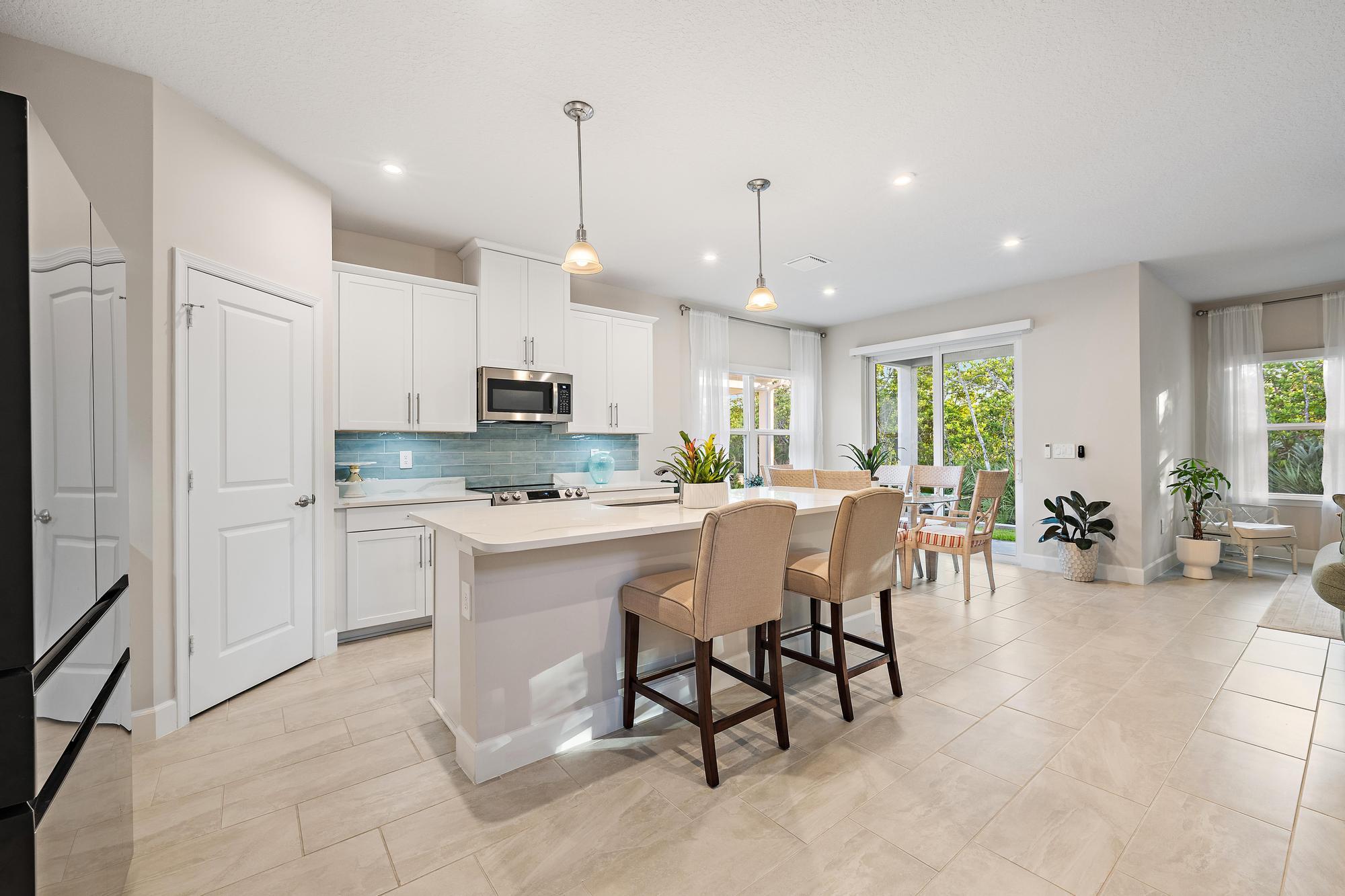 178 Sw Pomeroy Street Property Photo 4