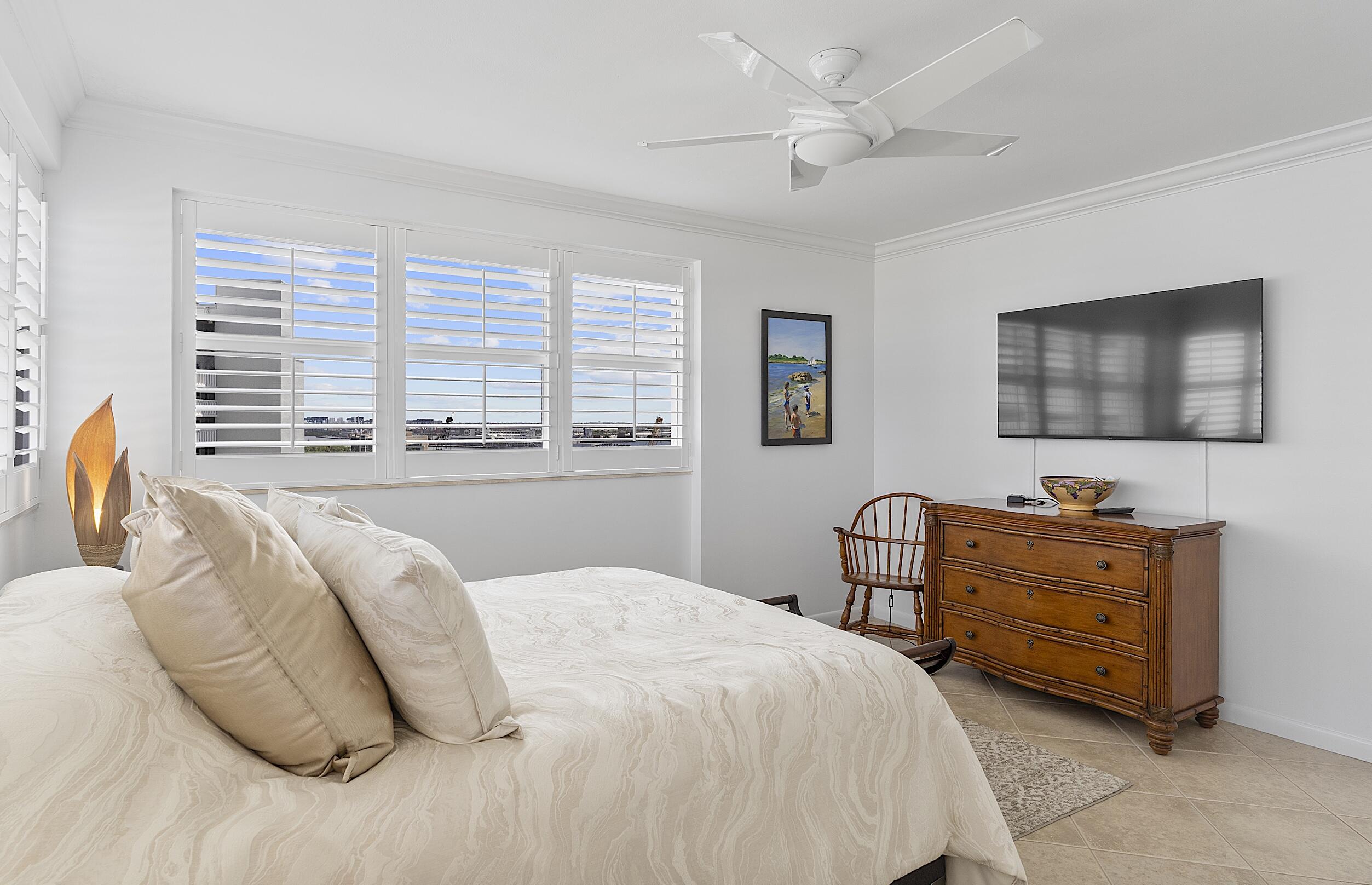 1920 S Ocean Drive 1611 Property Photo 25
