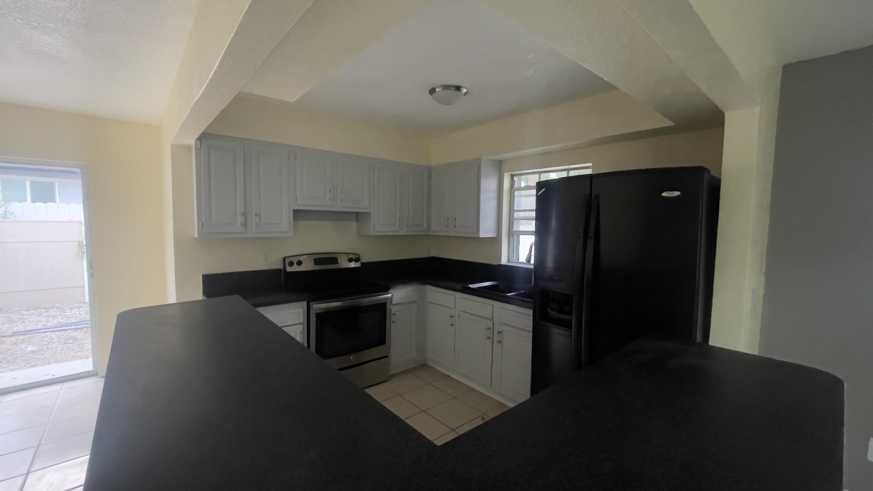 2691 Nw 8th Street Property Photo 4