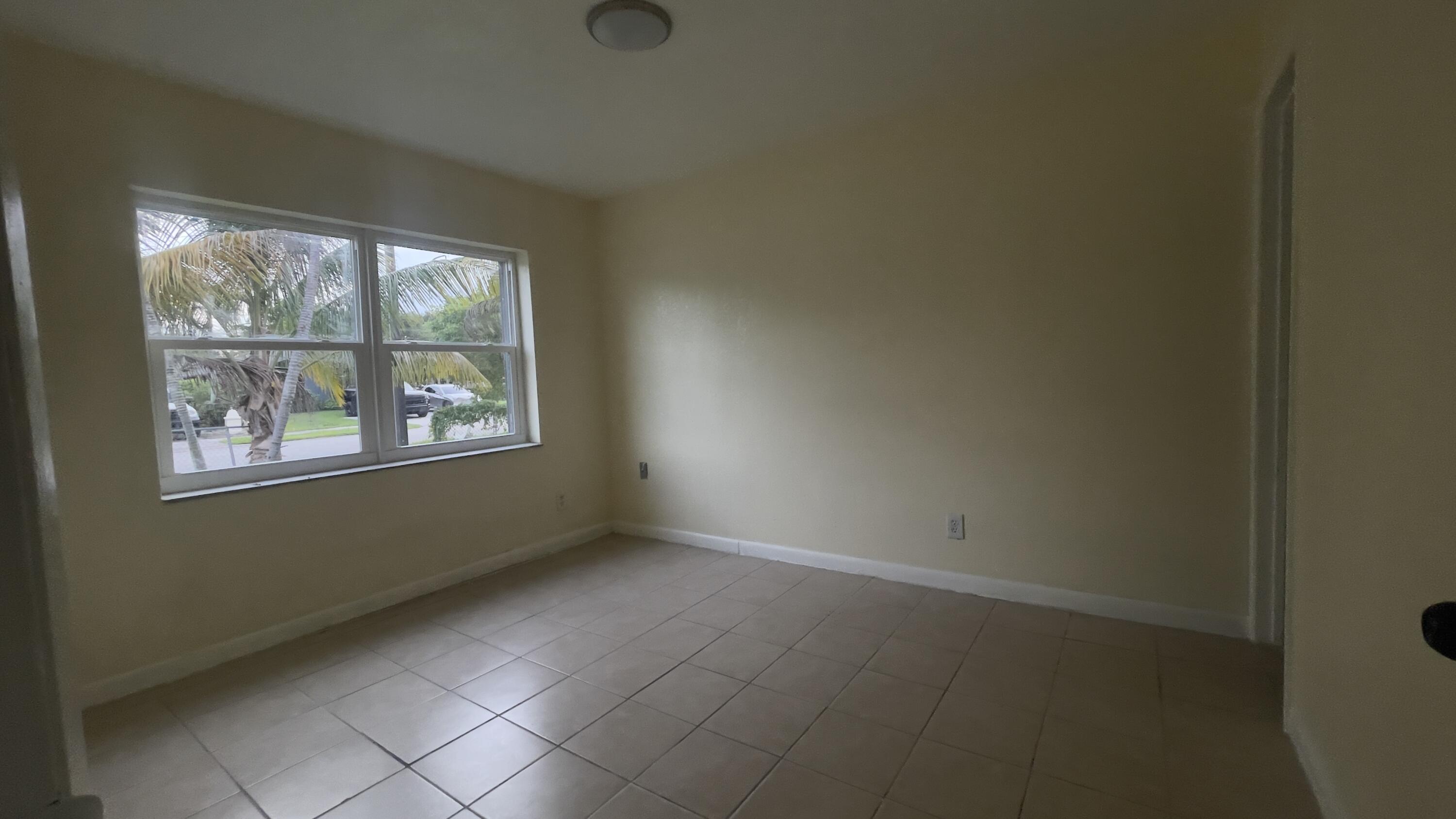 2691 Nw 8th Street Property Photo 7
