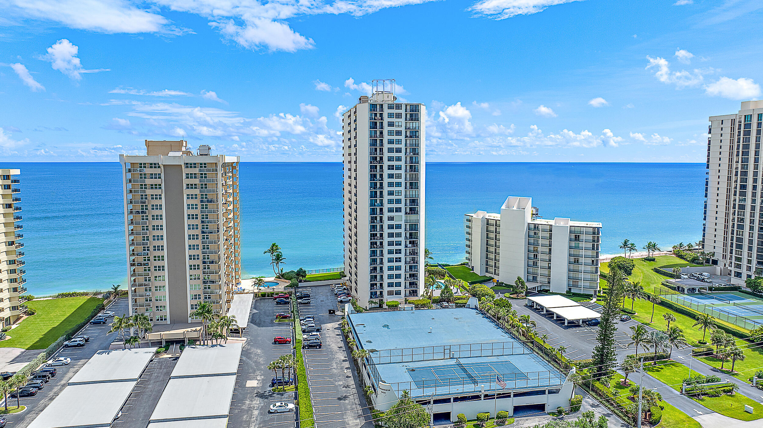 5420 N Ocean Drive 305 Property Photo 3