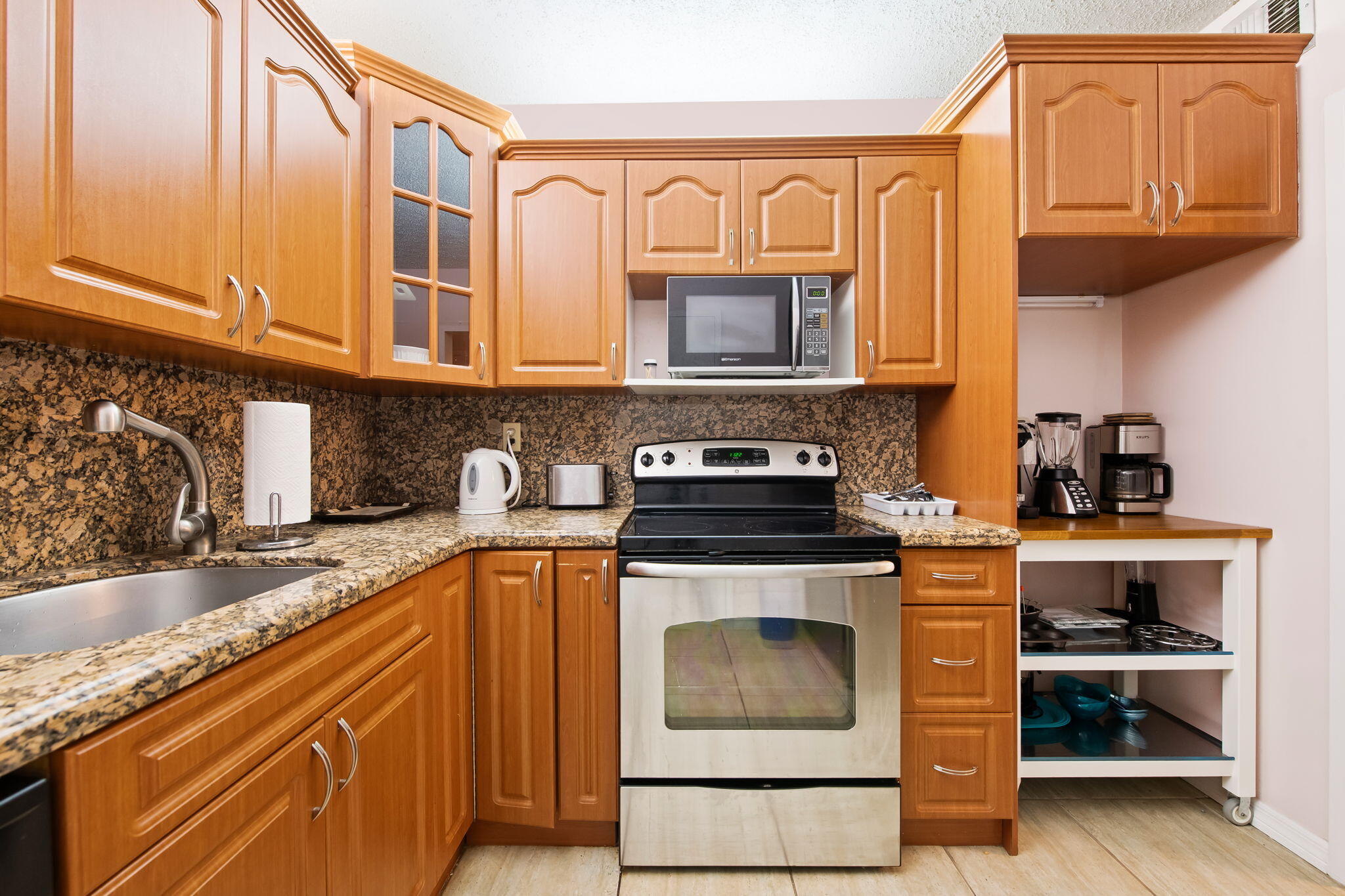3725 S Ocean Drive 420 Property Photo 5