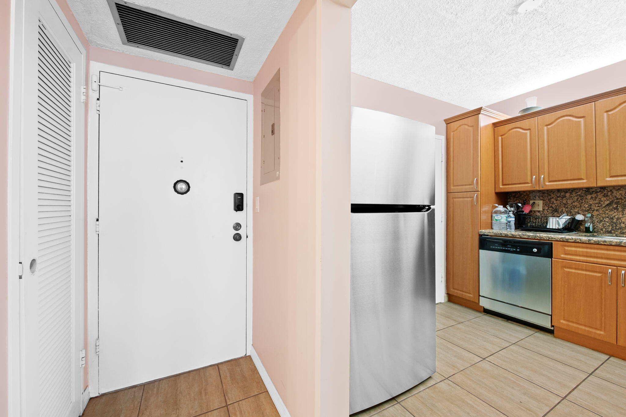 3725 S Ocean Drive 420 Property Photo 6