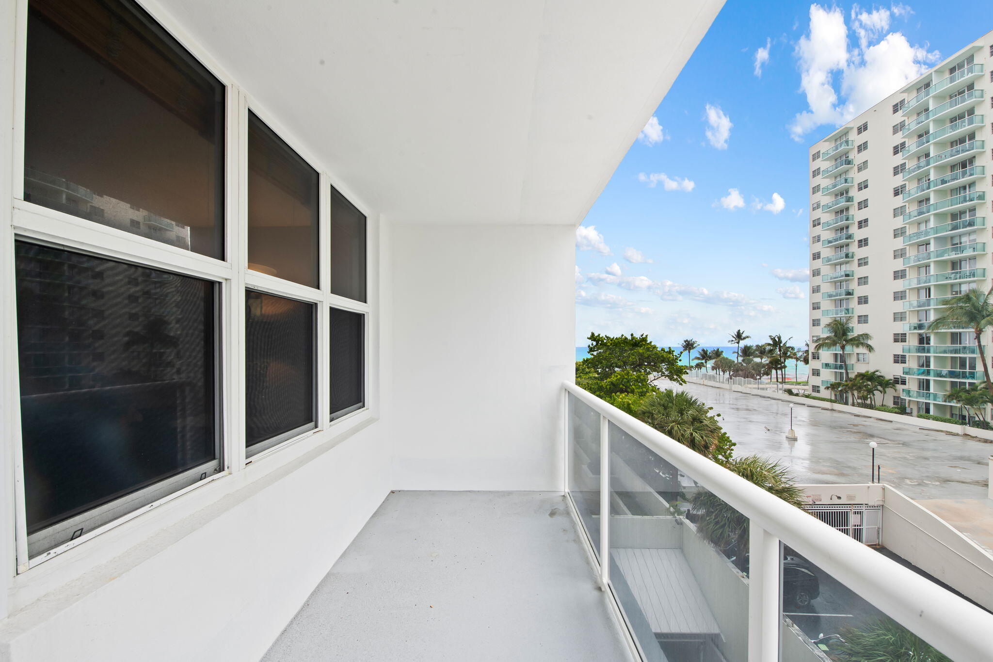 3725 S Ocean Drive 420 Property Photo 7