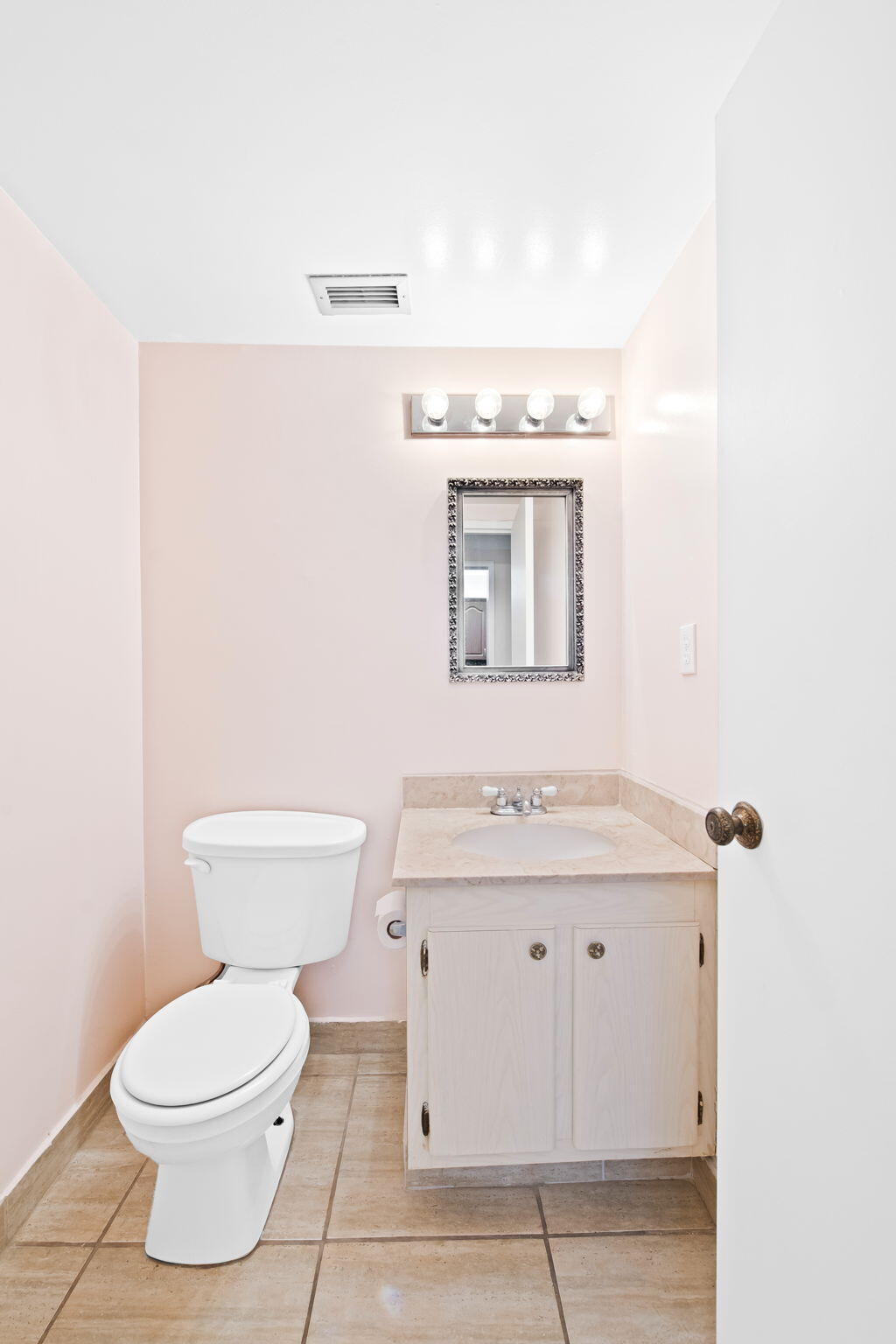 3725 S Ocean Drive 420 Property Photo 11