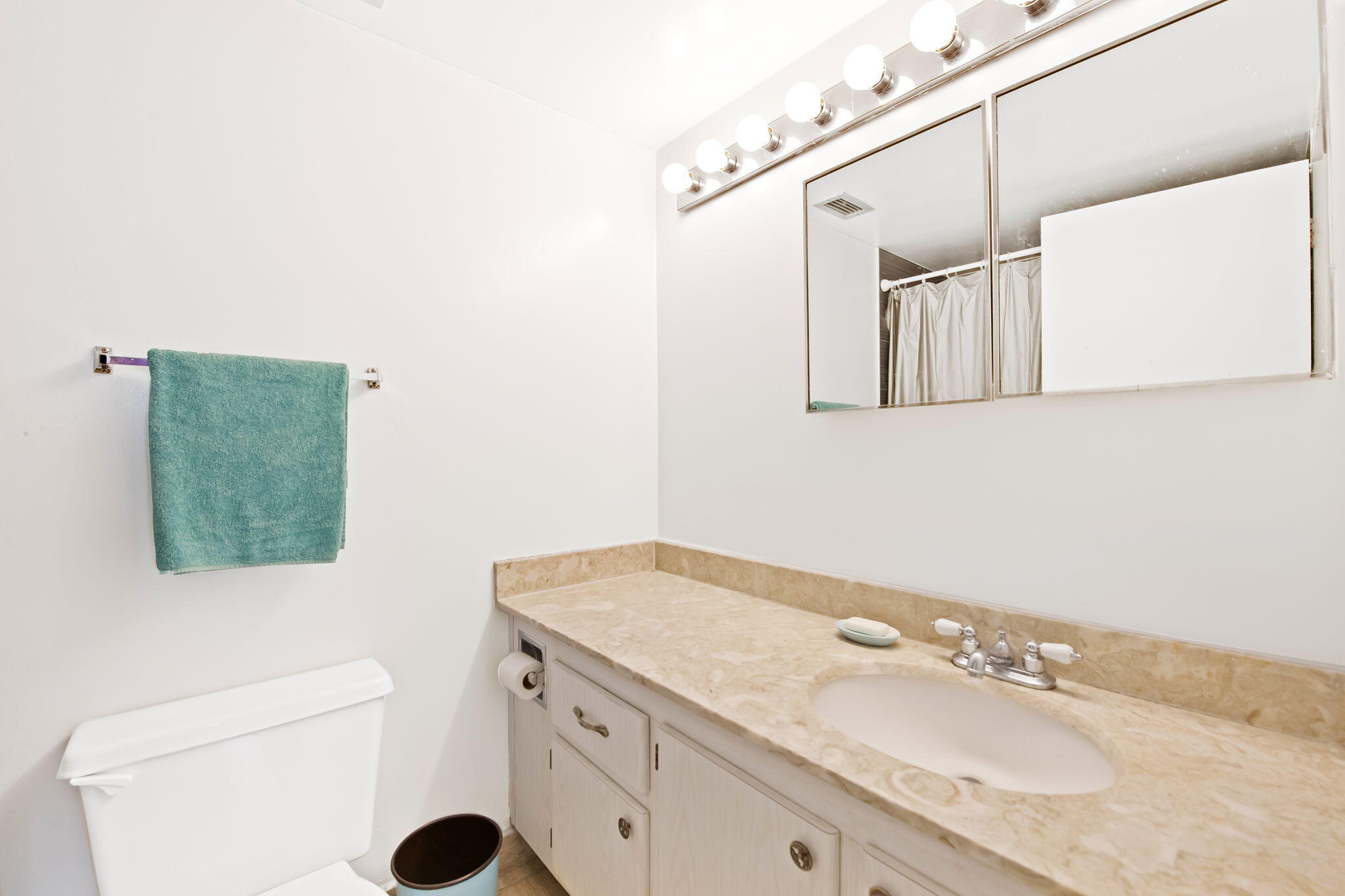 3725 S Ocean Drive 420 Property Photo 12