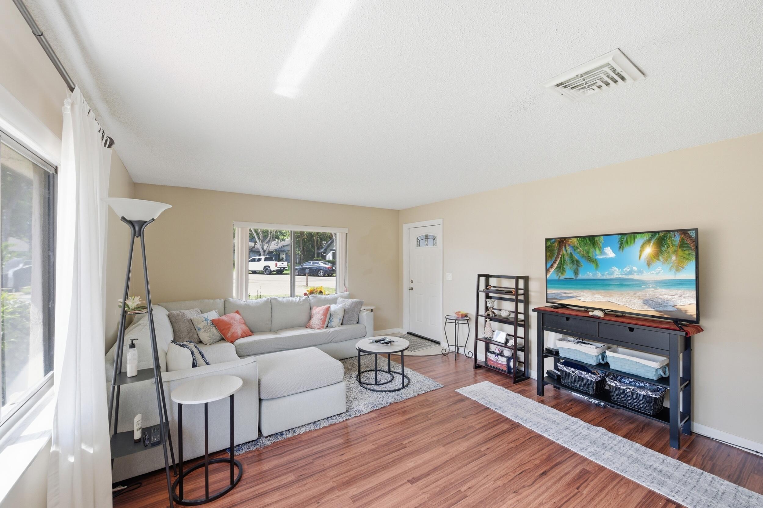 10222 Pine Drive Property Photo 6