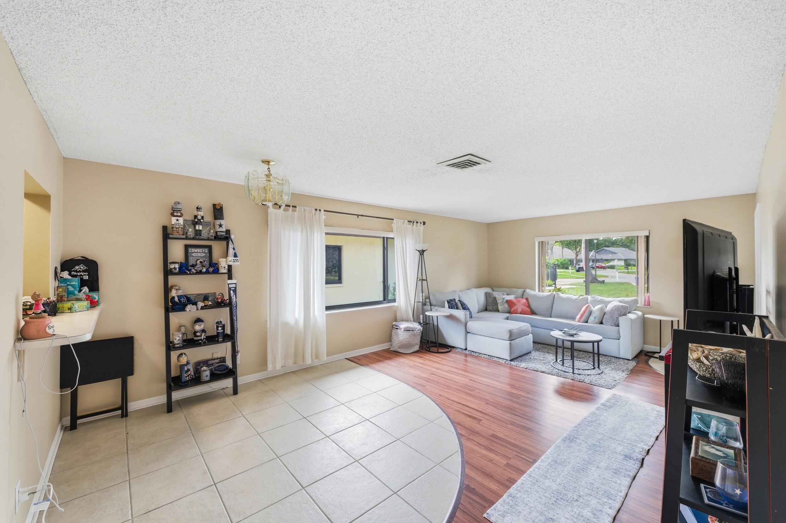10222 Pine Drive Property Photo 7