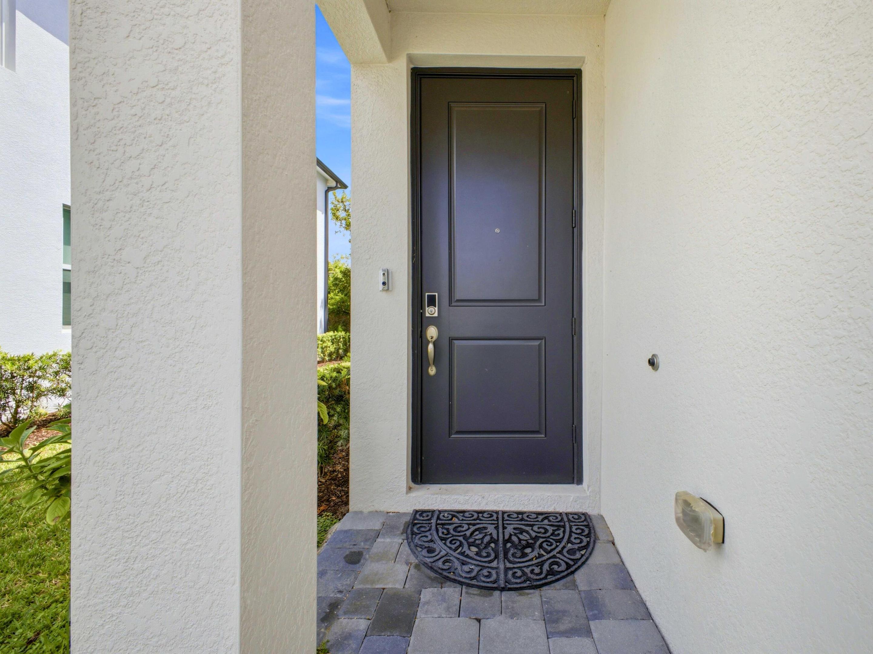 5720 Mentmore Drive Property Photo 3