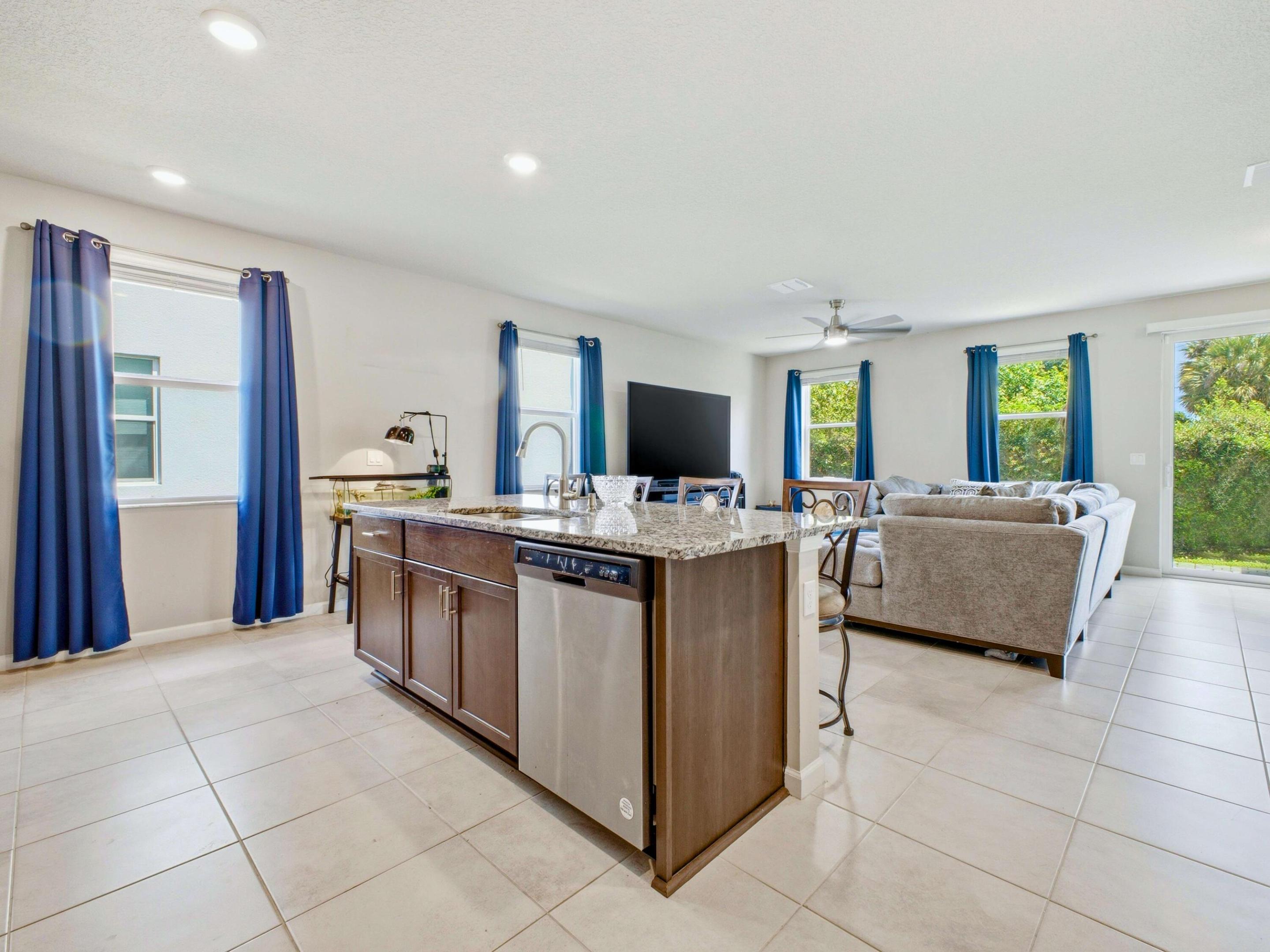 5720 Mentmore Drive Property Photo 10