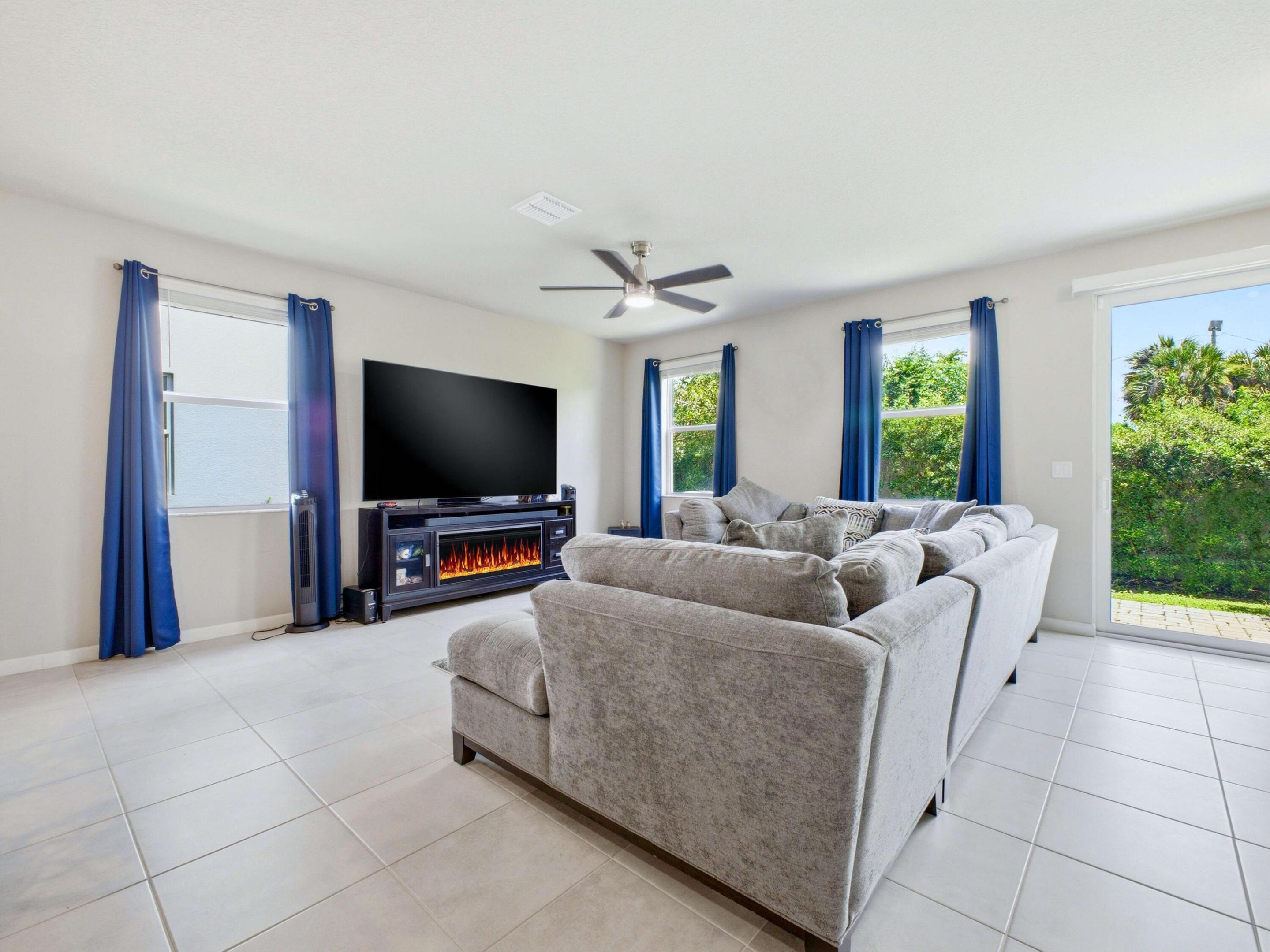 5720 Mentmore Drive Property Photo 11