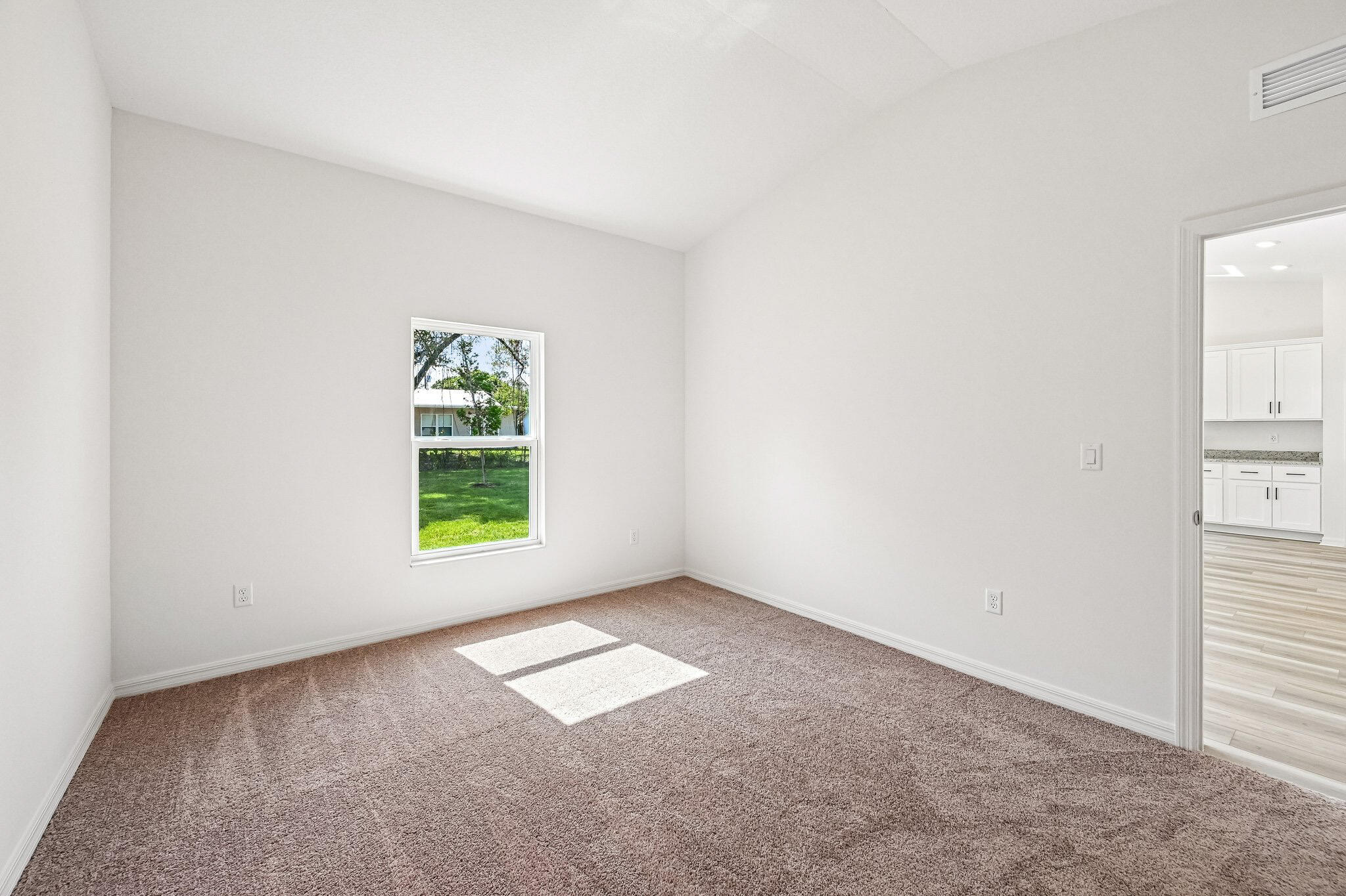 5808 Sunset Boulevard Property Photo 9